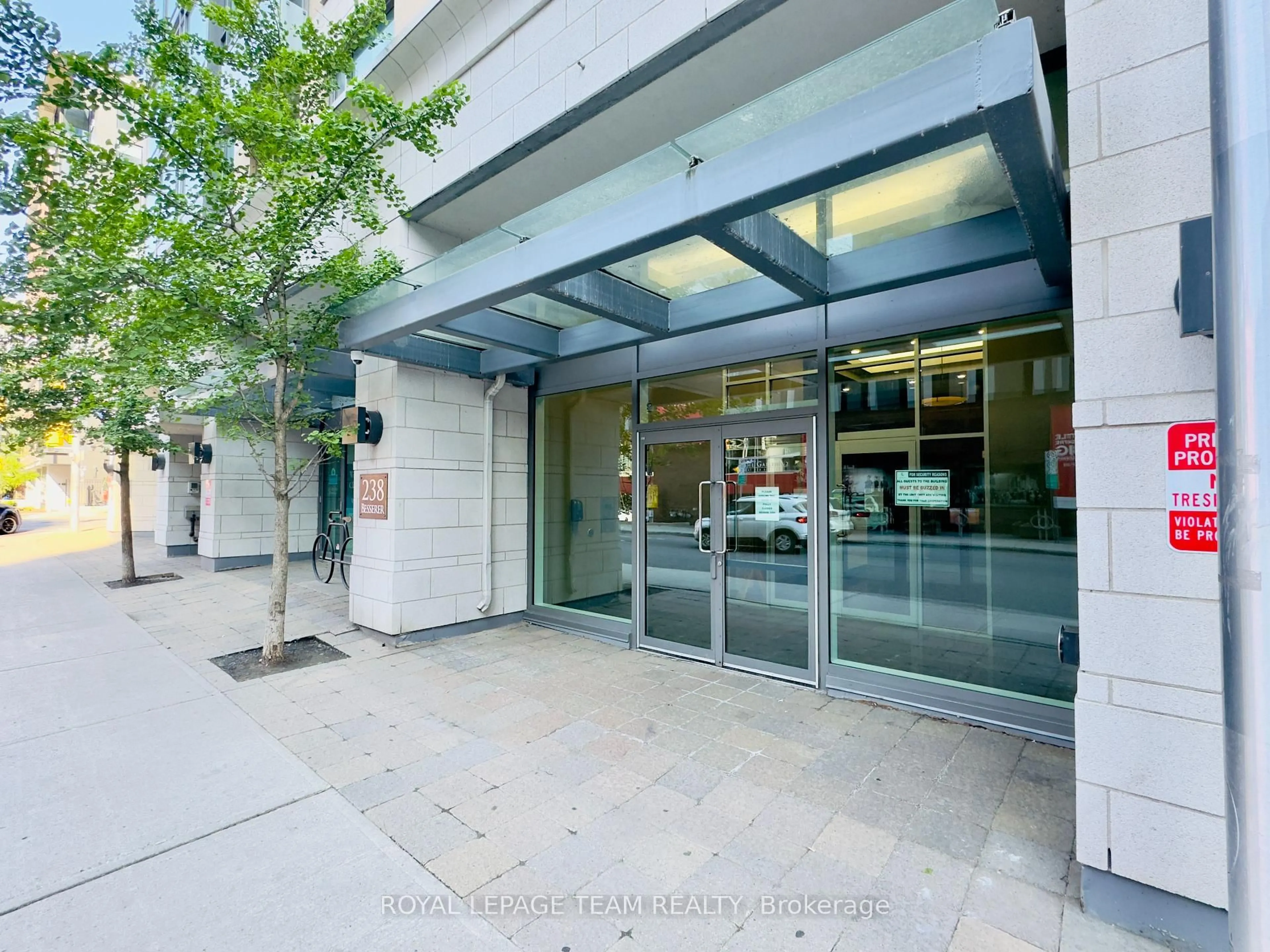 Indoor foyer for 238 Besserer St #509, Ottawa Ontario K1N 6B1