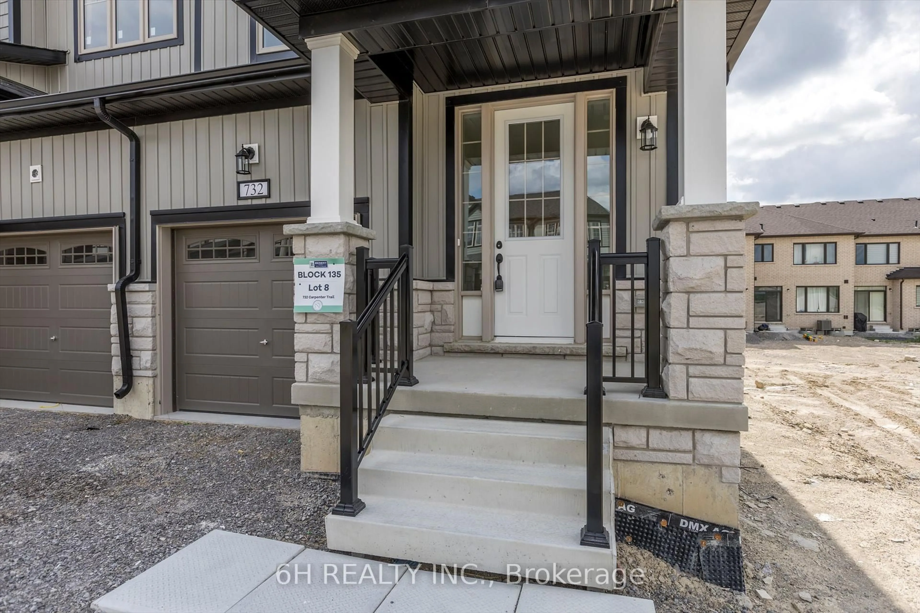 Indoor entryway for 732 Carpenter Tr, Peterborough North Ontario K9K 0J3