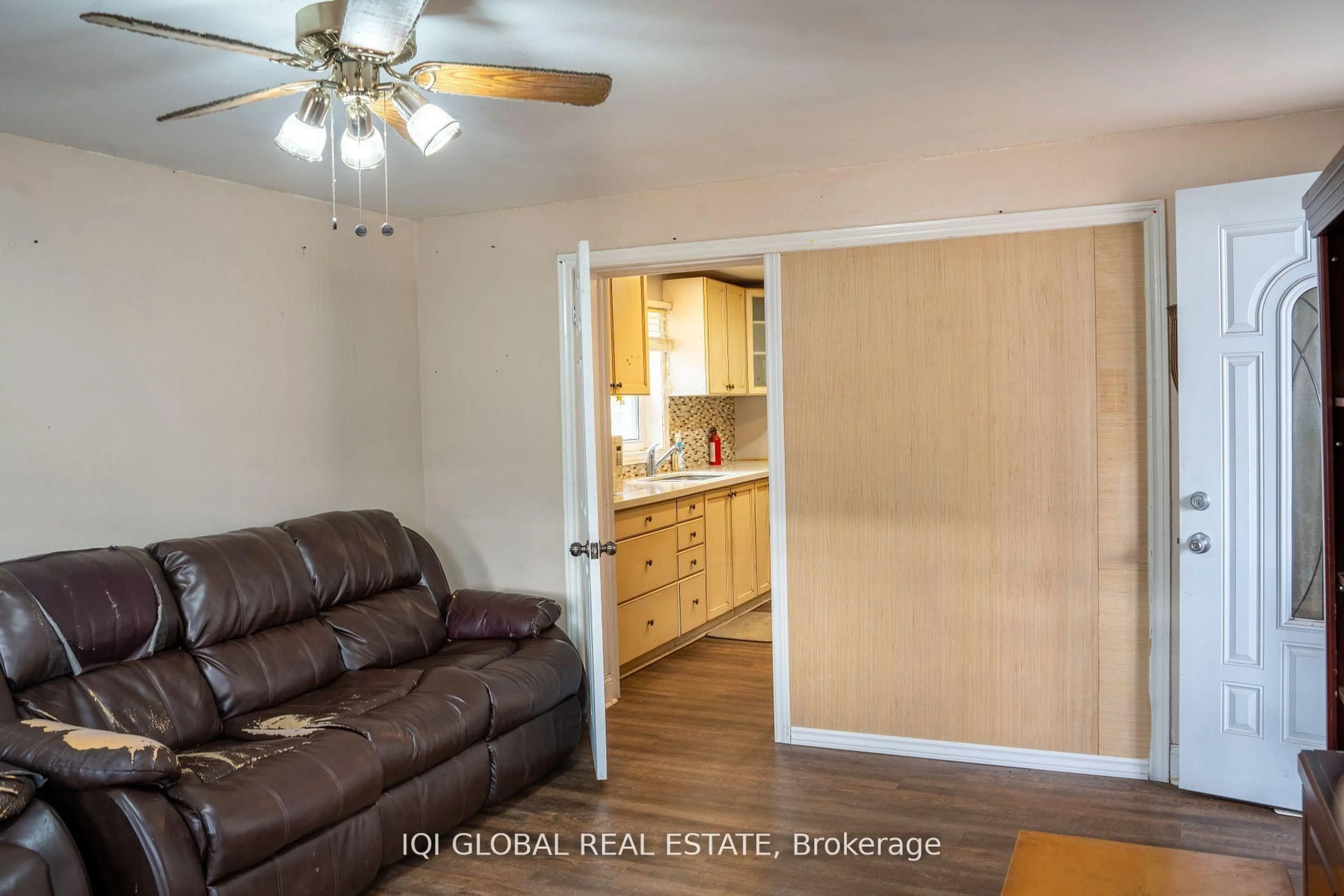 A pic of a room for 840 Duke St, Cambridge Ontario N3H 3T9