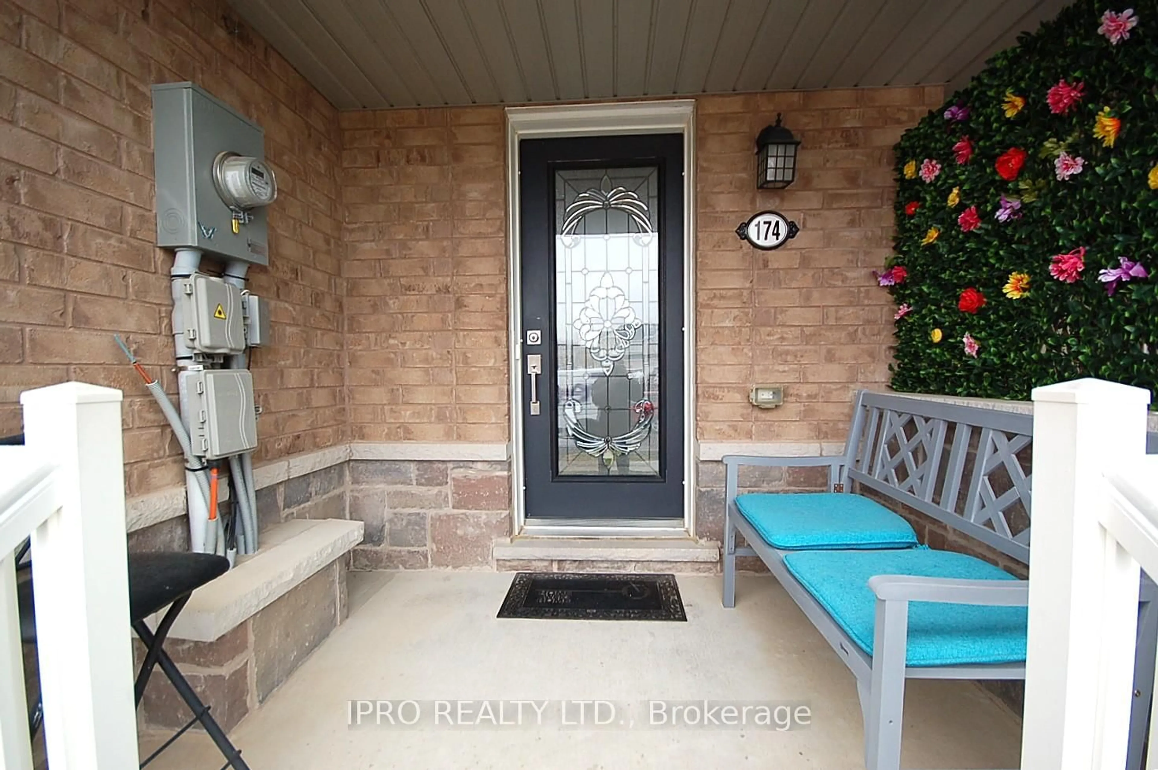 Indoor entryway for 174 Maclachlan Ave, Haldimand Ontario N3W 0E1