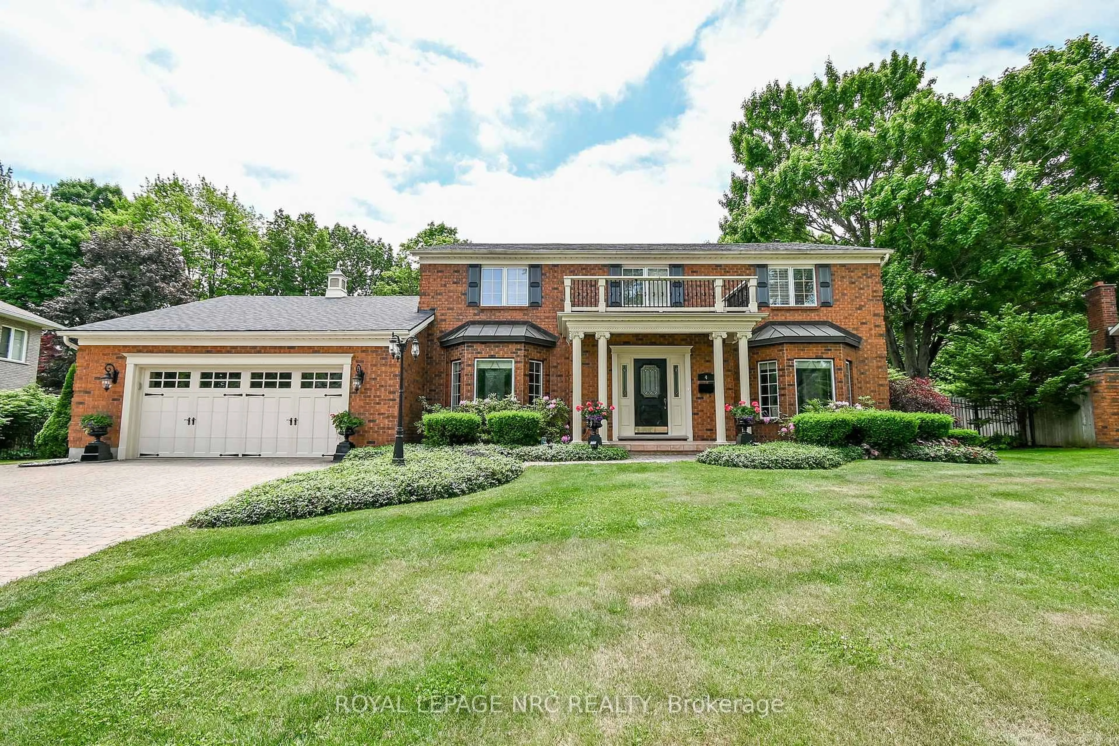 Home with brick exterior material, street for 4 SHORTHILL Pl, Pelham Ontario L0S 1E3