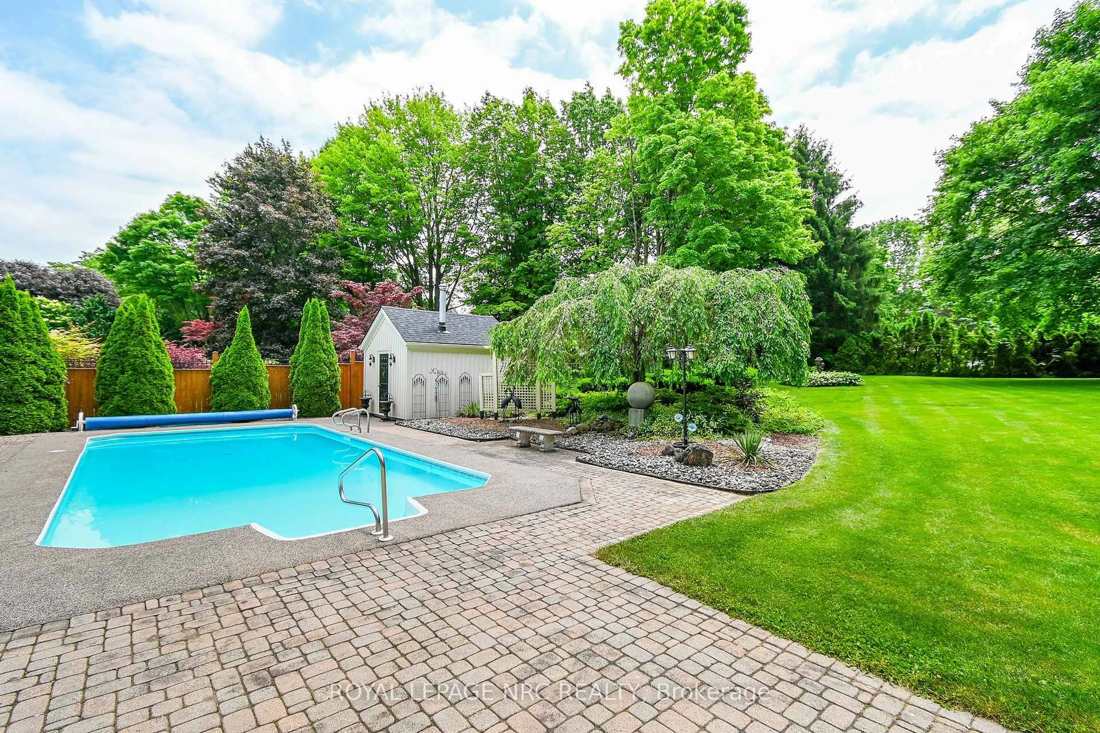 Pool for 4 SHORTHILL Pl, Pelham Ontario L0S 1E3