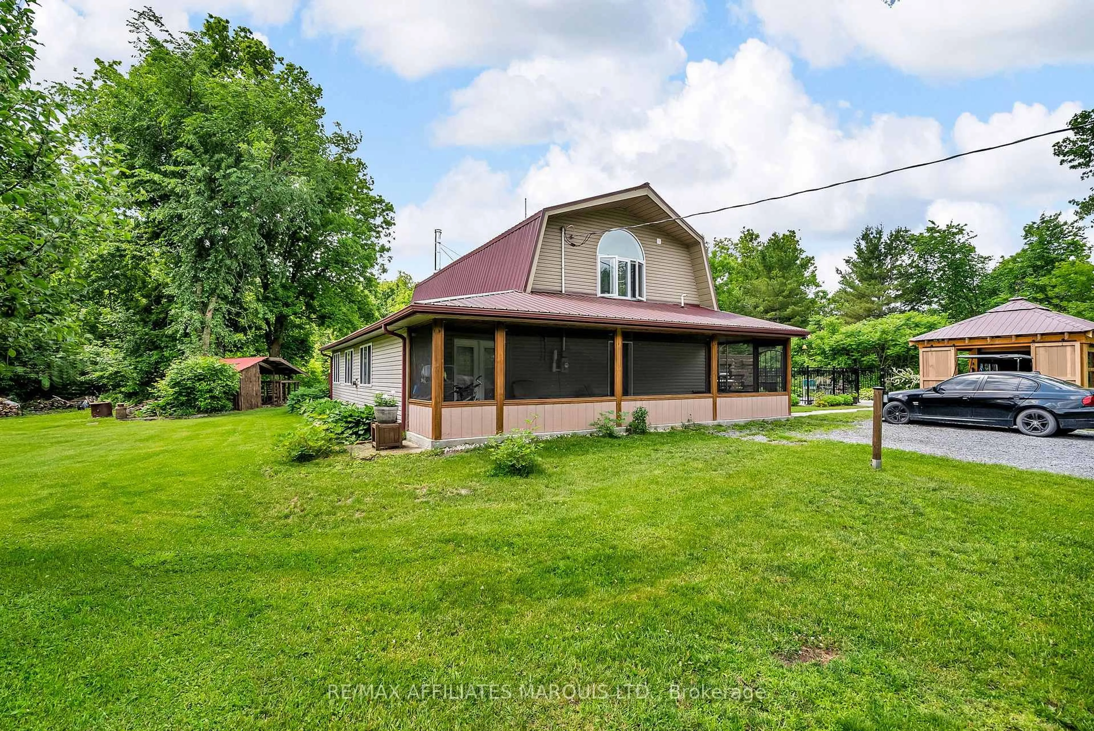 A pic from outside/outdoor area/front of a property/back of a property/a pic from drone, unknown for 19738 Doonan Rd, South Glengarry Ontario K0C 2J0