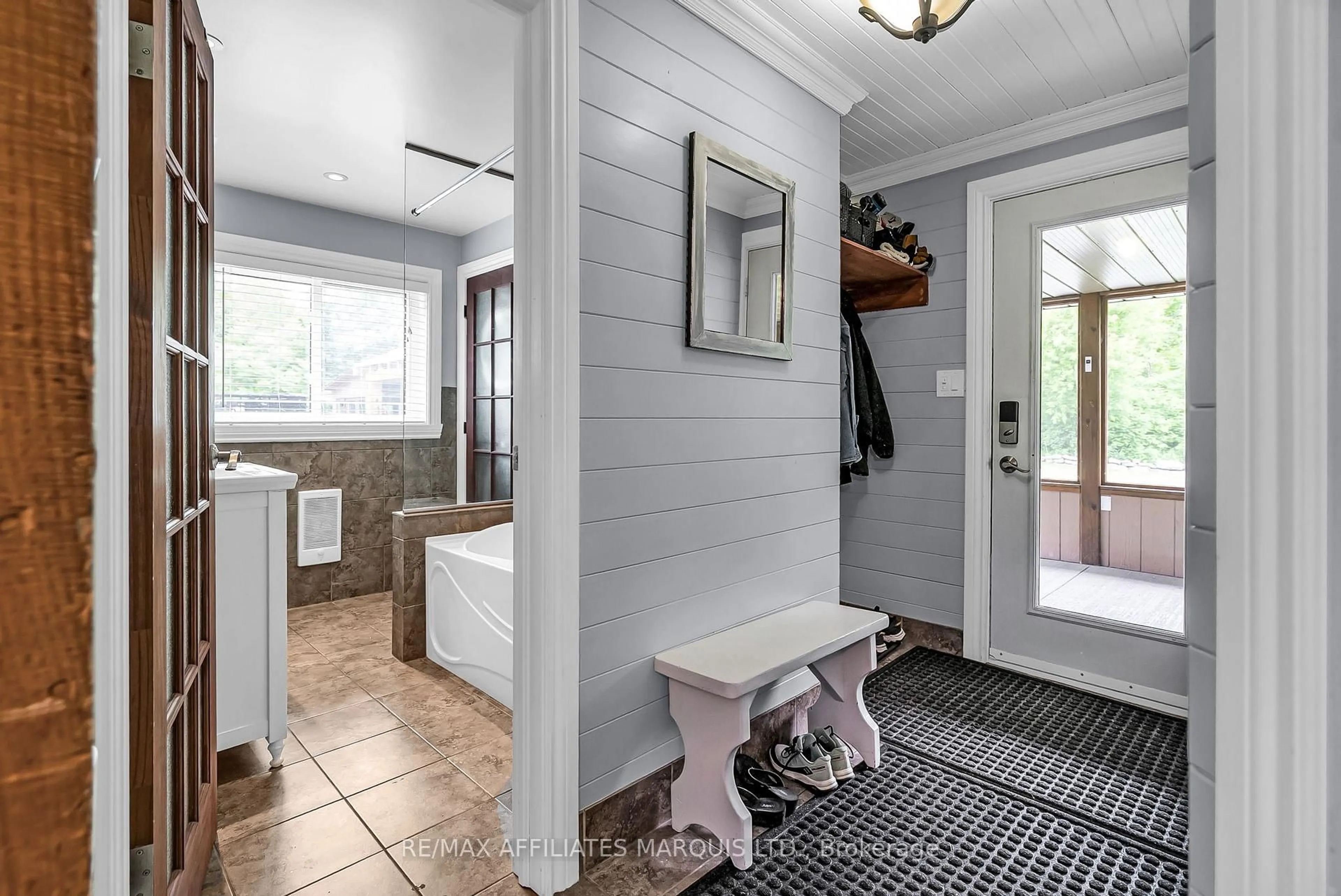 Contemporary bathroom, ceramic/tile floor for 19738 Doonan Rd, South Glengarry Ontario K0C 2J0