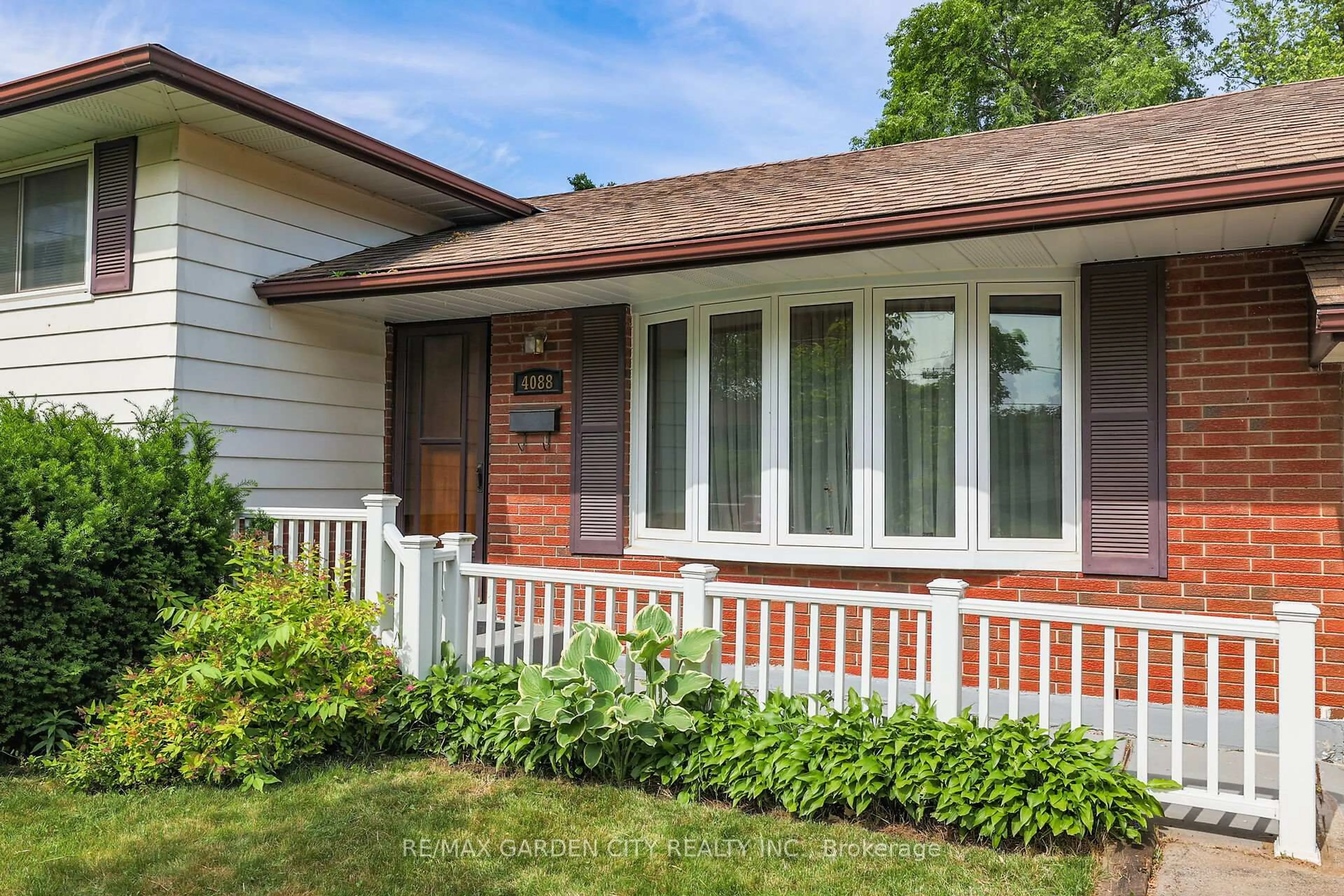 Unknown for 4088 Barry Dr, Lincoln Ontario L3J 0L2