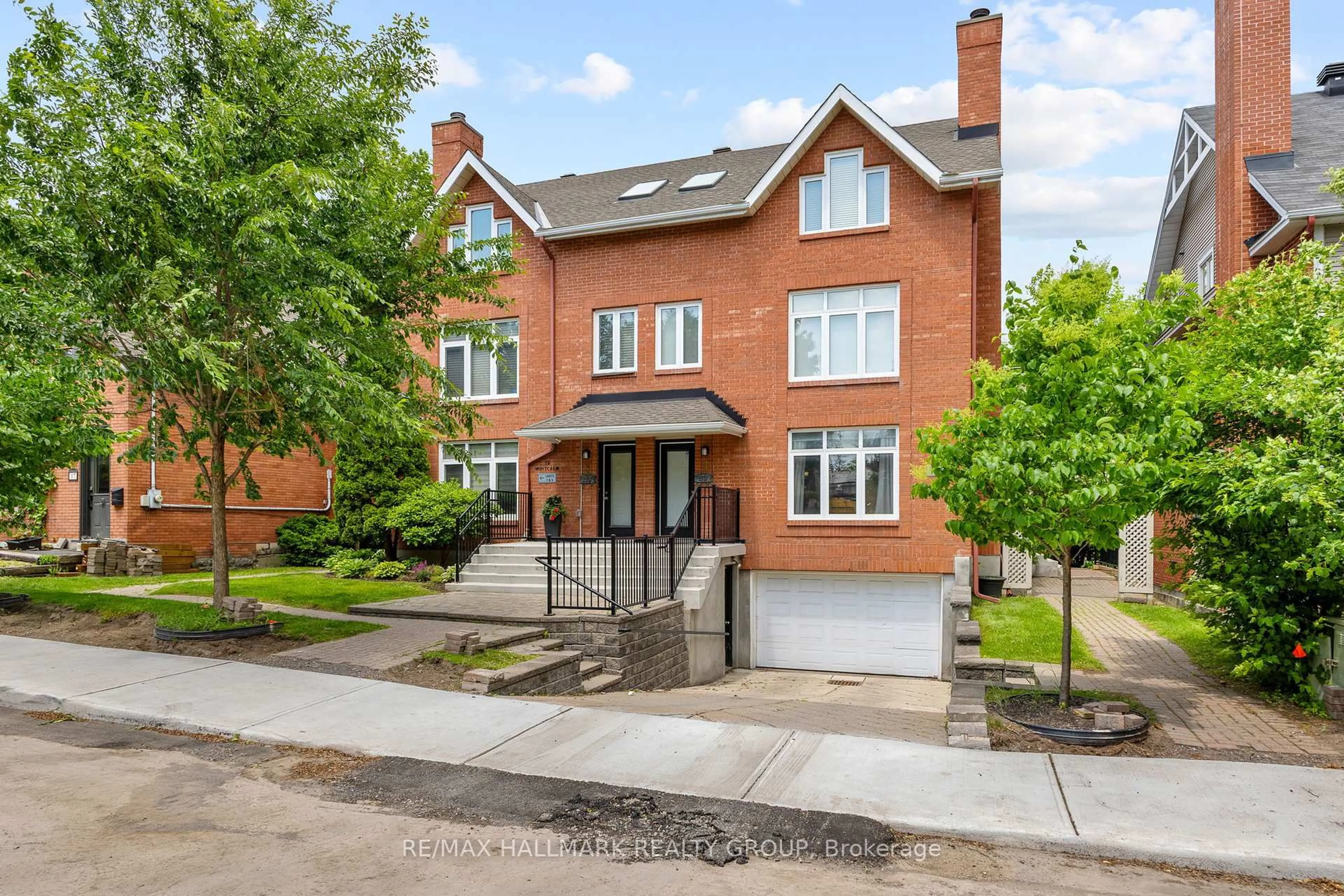 Home with brick exterior material, street for 19 Montcalm St #2, Ottawa Ontario K1S 0A2