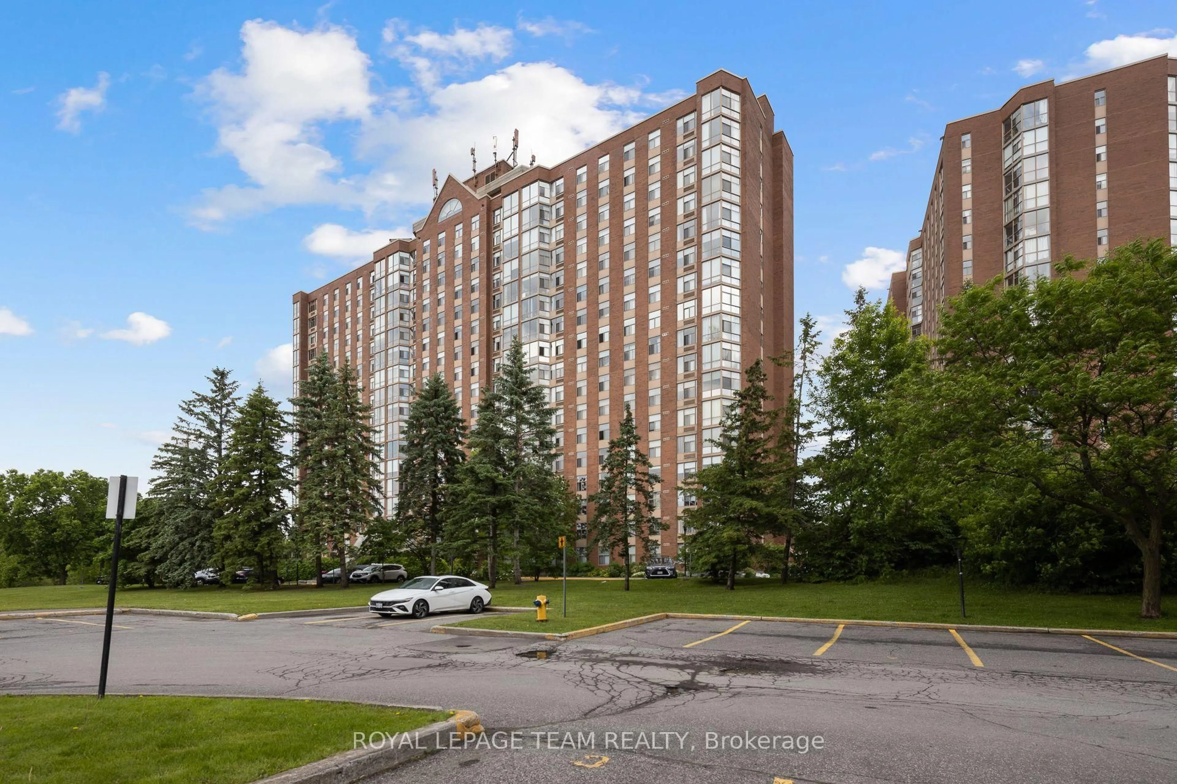 Patio, unknown for 2759 Carousel Cres #1111, Ottawa Ontario K1T 2N5