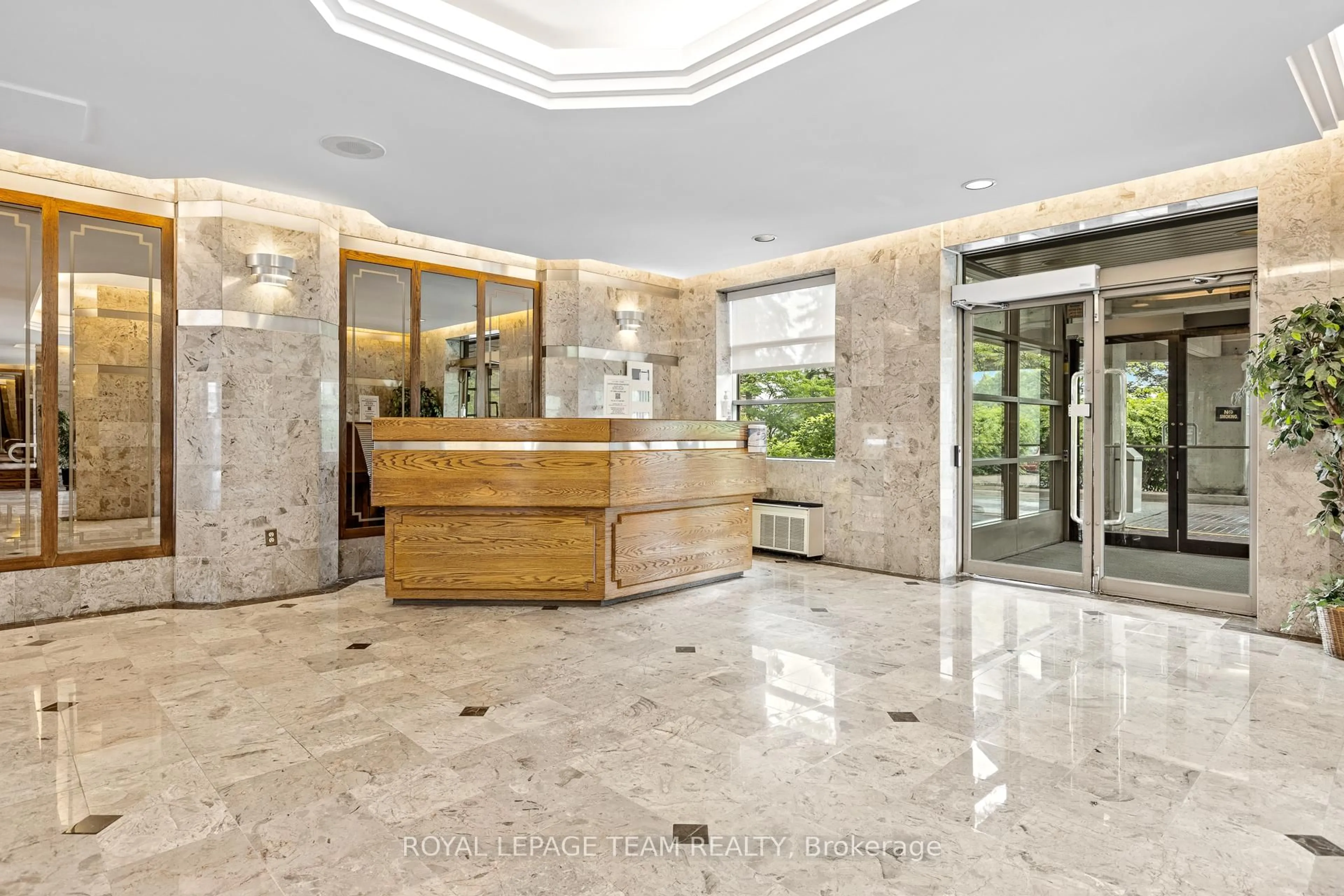 Lobby for 2759 Carousel Cres #1111, Ottawa Ontario K1T 2N5