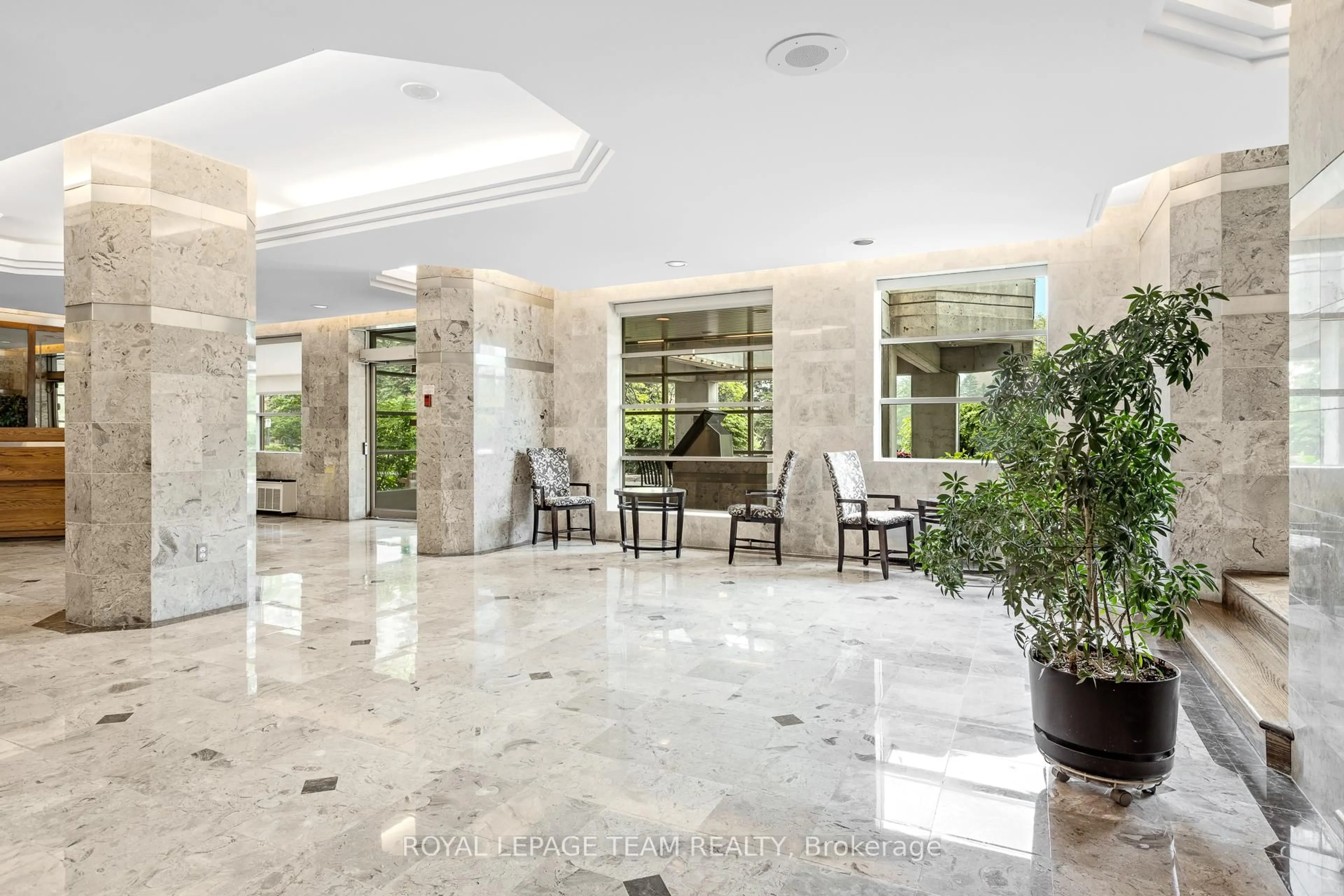 Lobby for 2759 Carousel Cres #1111, Ottawa Ontario K1T 2N5