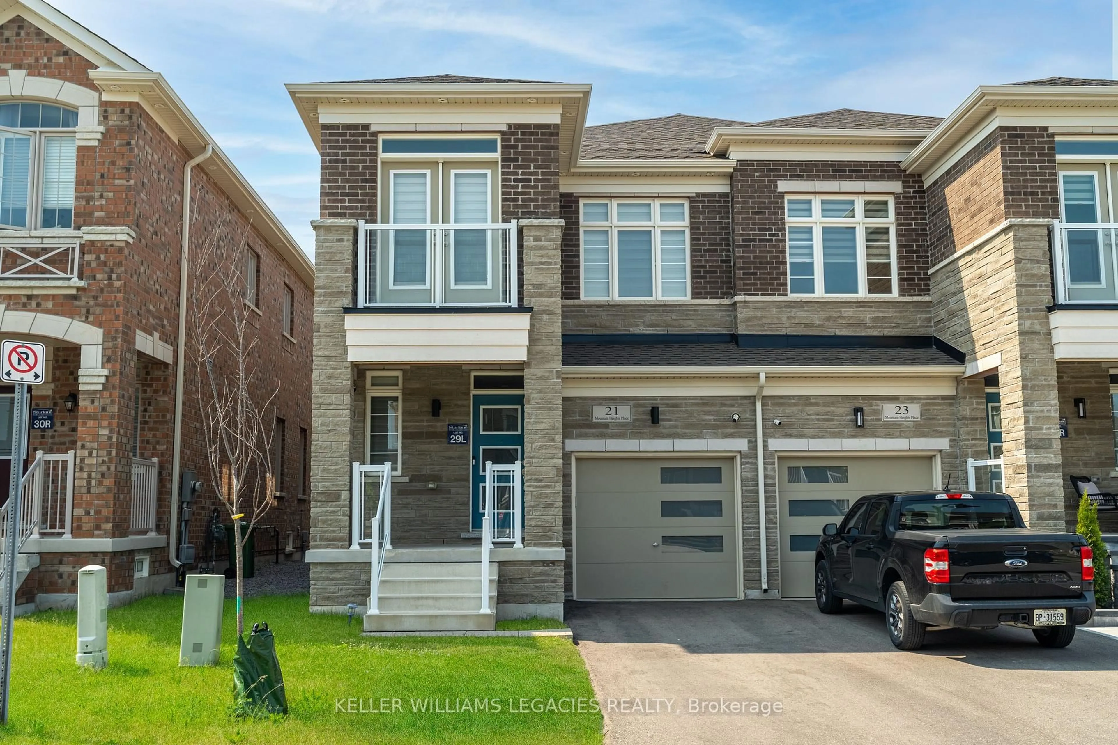 Home with brick exterior material, street for 21 Mountain Heights Pl, Hamilton Ontario L8B 1X7