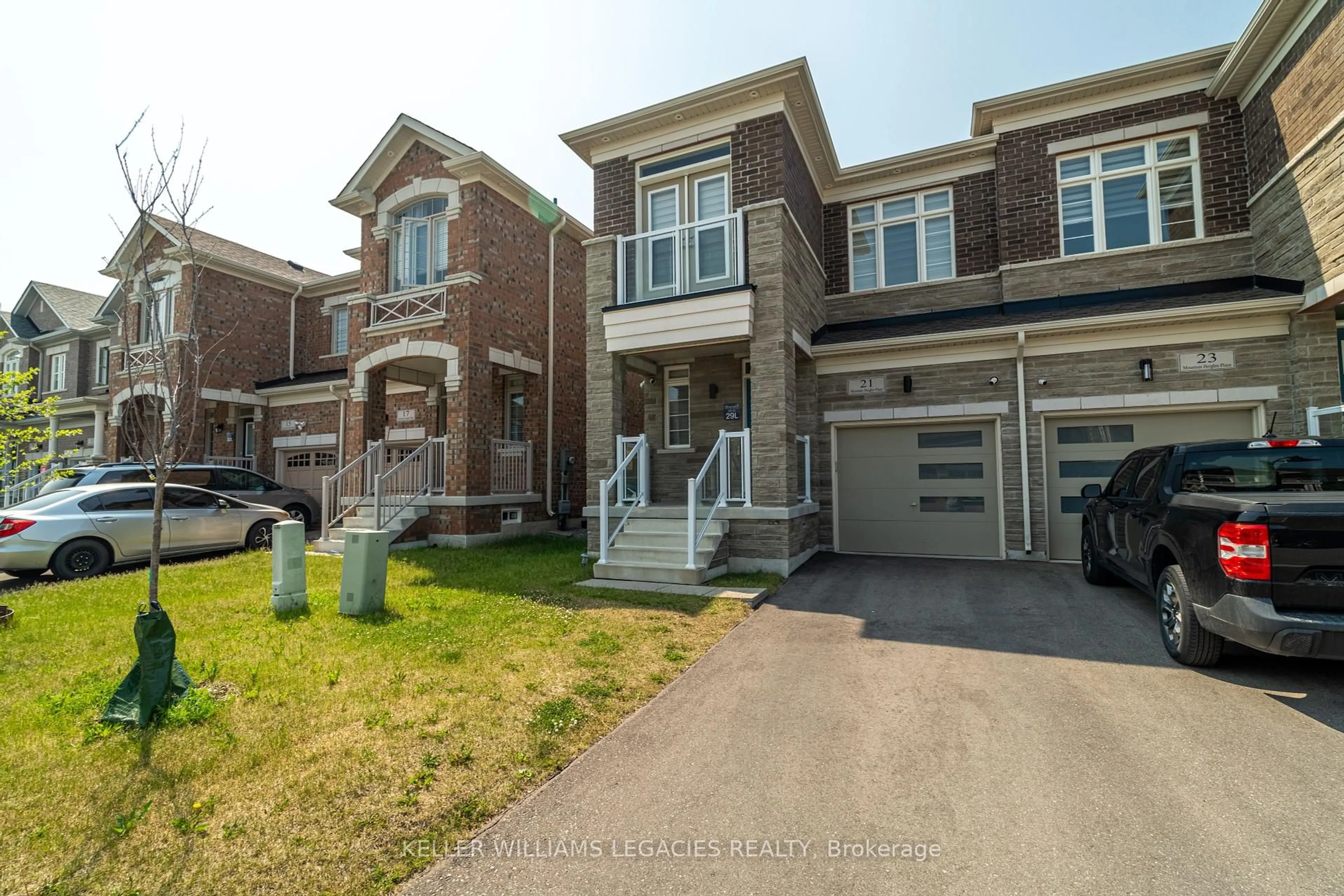 Home with brick exterior material, street for 21 Mountain Heights Pl, Hamilton Ontario L8B 1X7