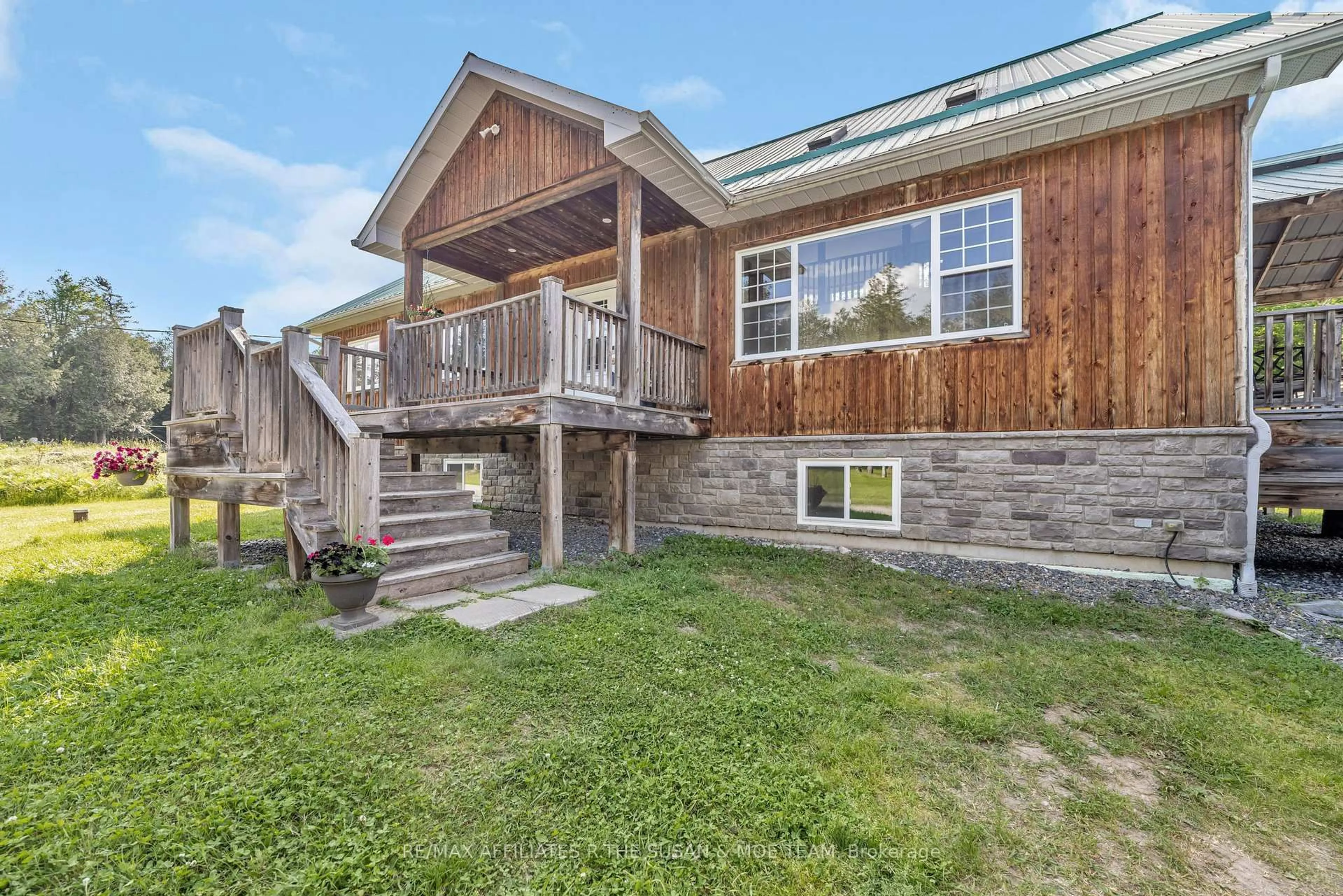Unknown for 1564 FIRST CONCESSION B DALHOUSIE Rd, Lanark Ontario K0G 1K0