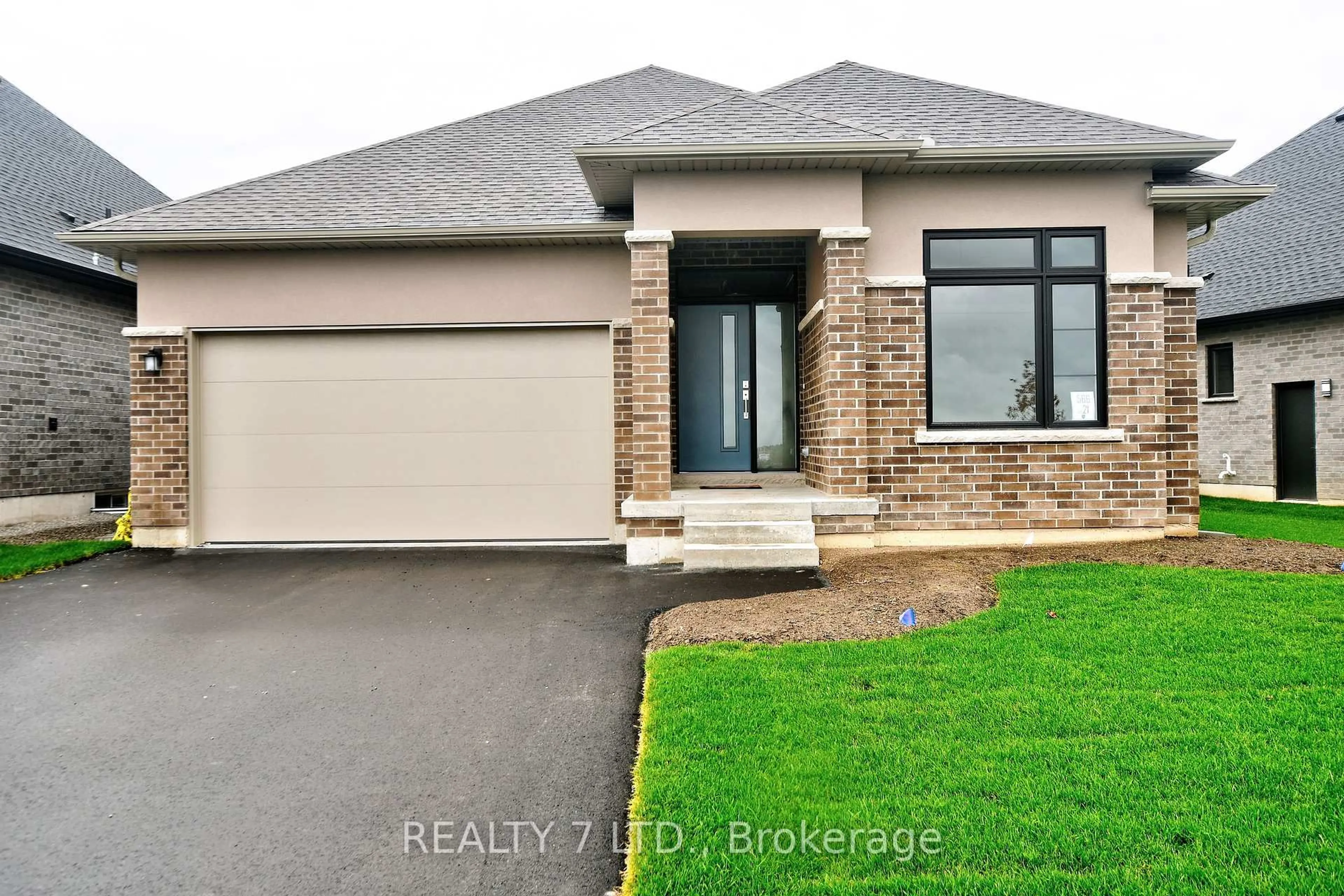 Home with brick exterior material, street for 566 Old Course Tr, Welland Ontario L3B 6G8