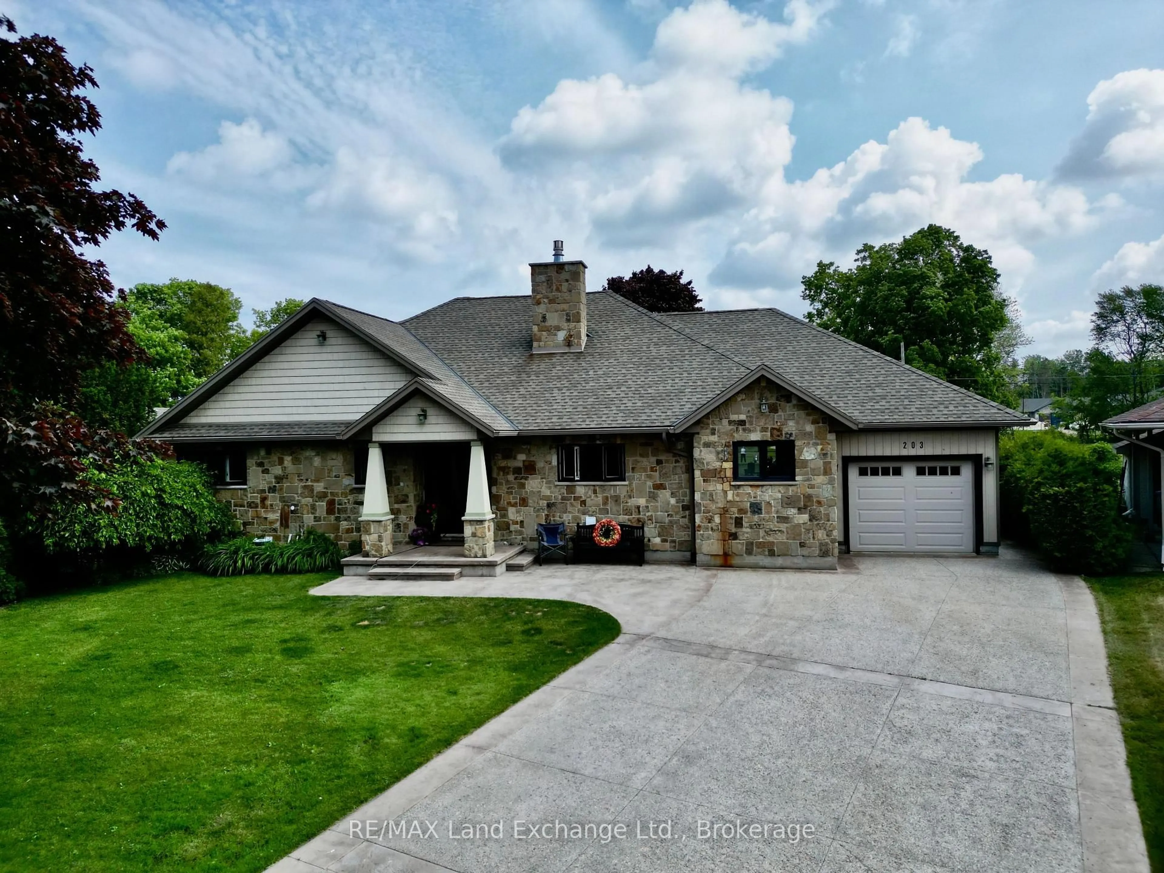 Home with brick exterior material, street for 203 Campbell Cres, Kincardine Ontario N2Z 1B9