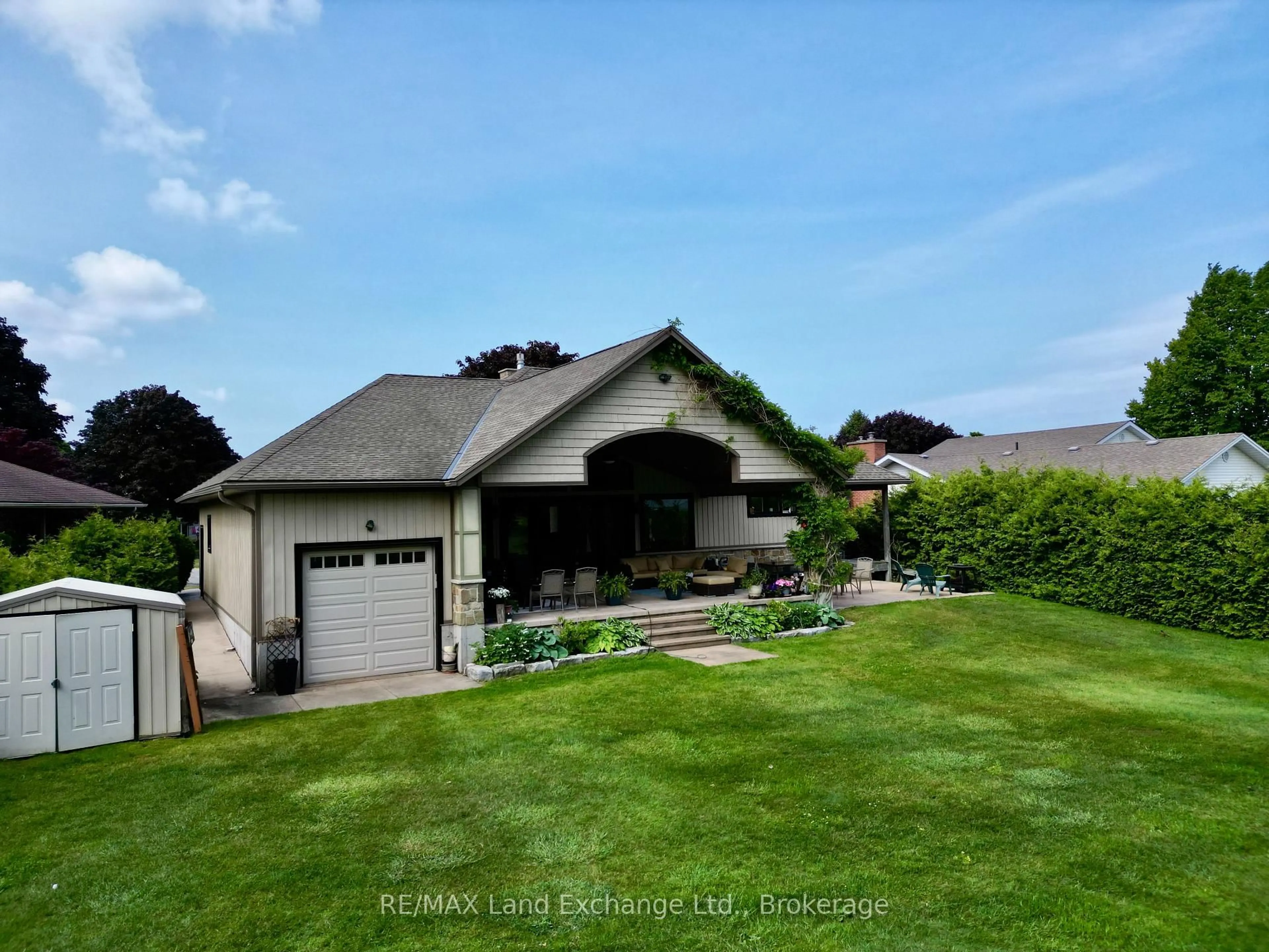 A pic from outside/outdoor area/front of a property/back of a property/a pic from drone, unknown for 203 Campbell Cres, Kincardine Ontario N2Z 1B9
