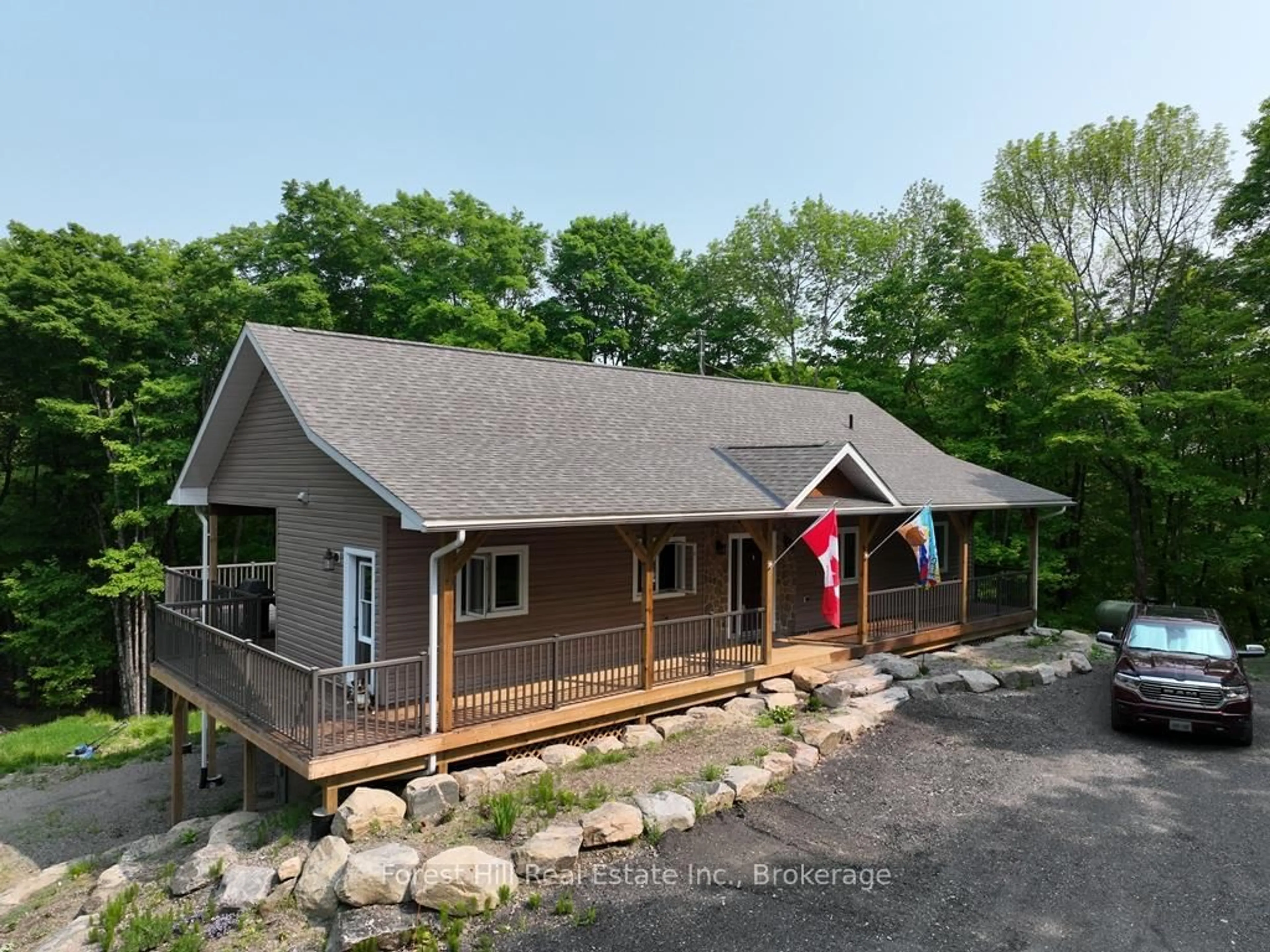 A pic from outside/outdoor area/front of a property/back of a property/a pic from drone, unknown for 253 Ridgeview Rd, Dysart et al Ontario K0M 1S0