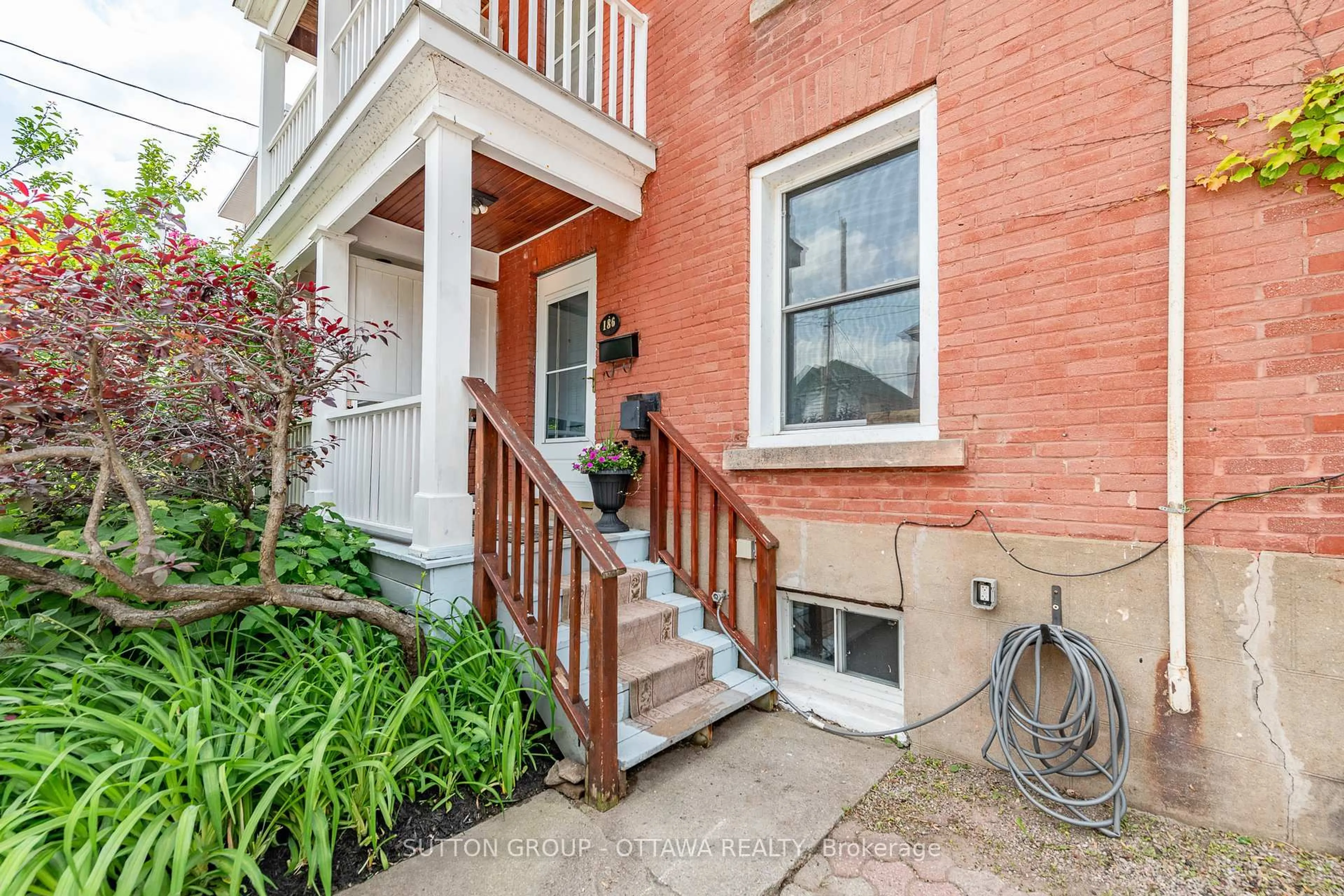 Unknown for 186 Mcgillivray St, Ottawa Ontario K1S 1K8