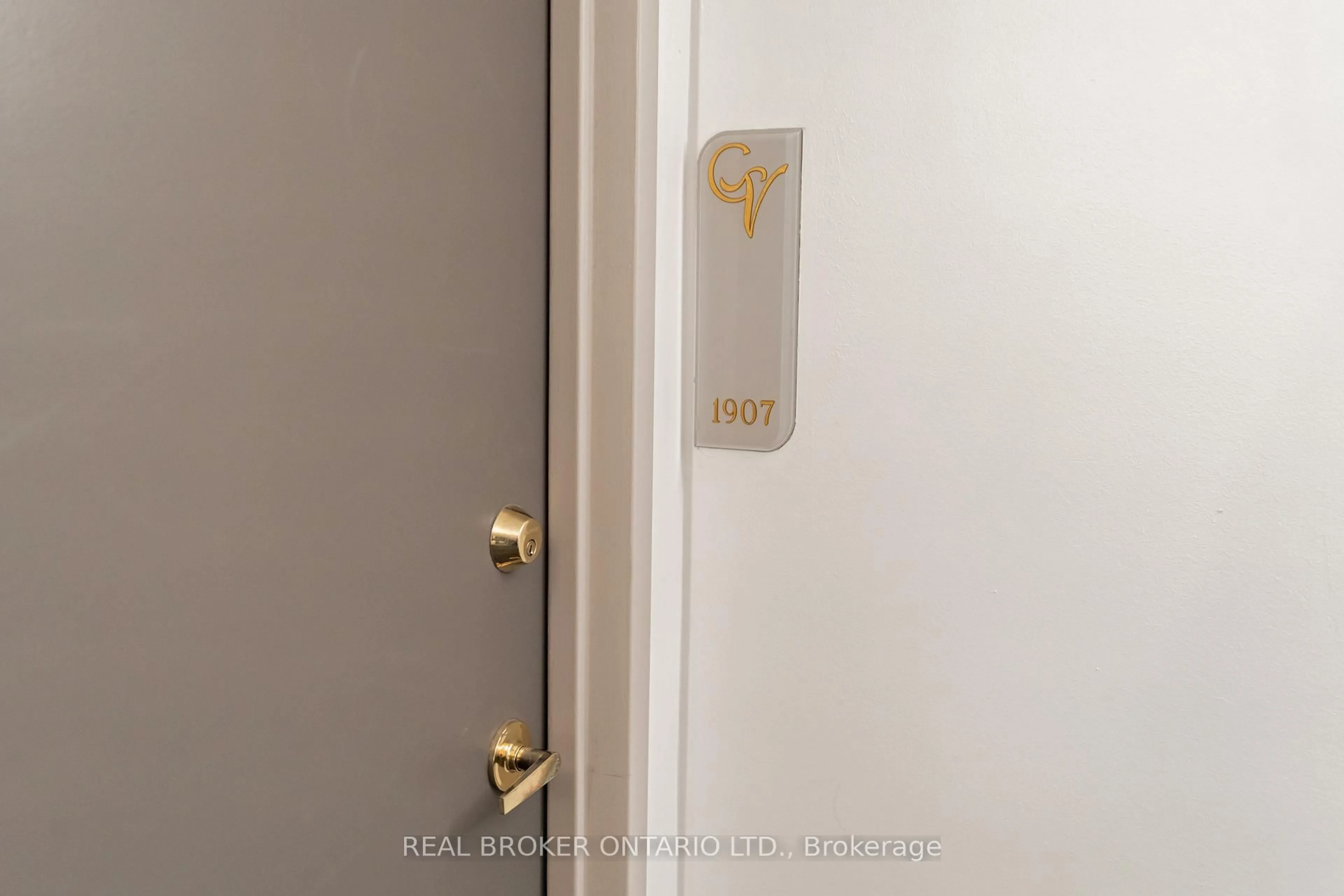 A pic of a room for 158C McArthur Ave #1907, Ottawa Ontario K1L 8E7