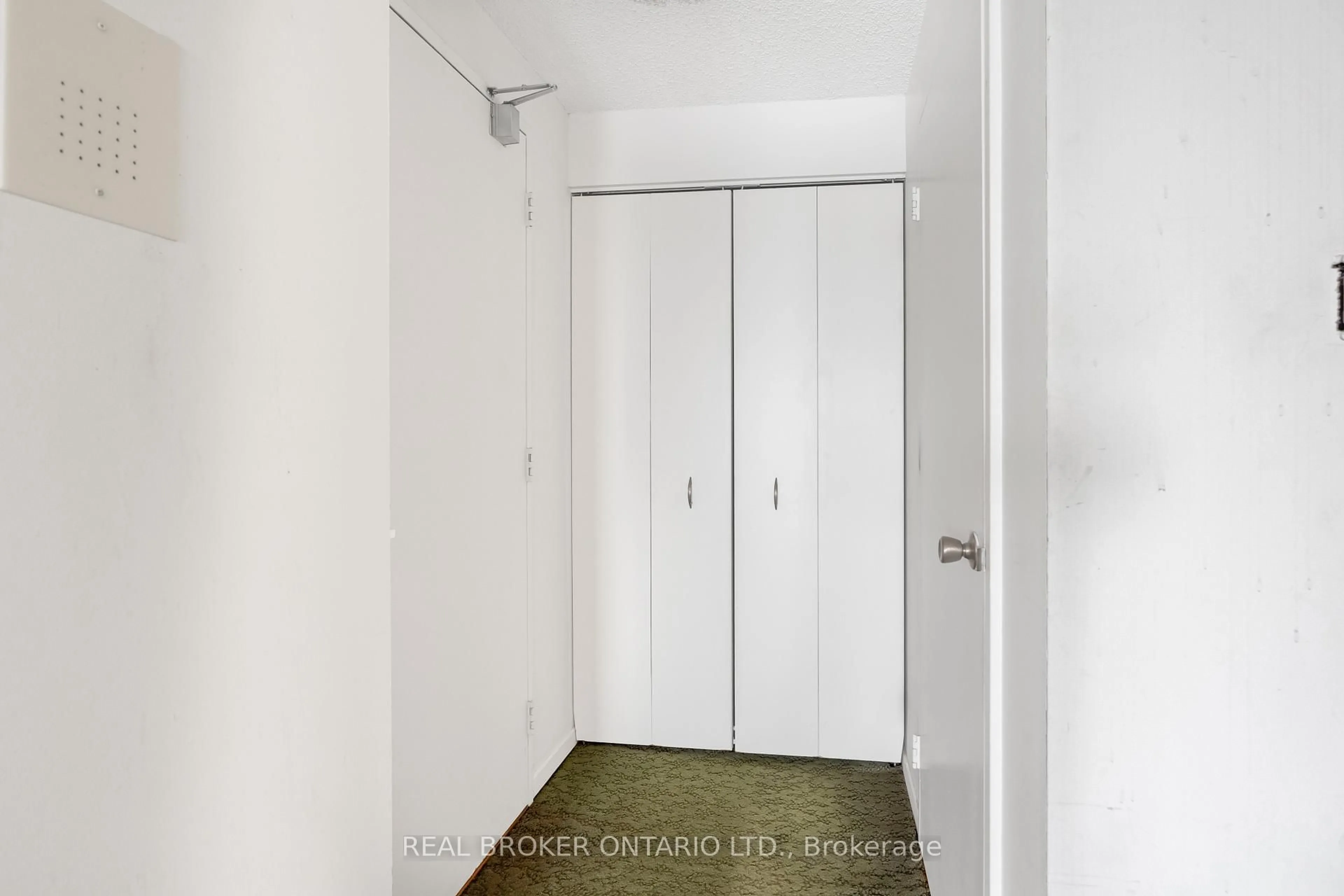 Unknown for 158C McArthur Ave #1907, Ottawa Ontario K1L 8E7