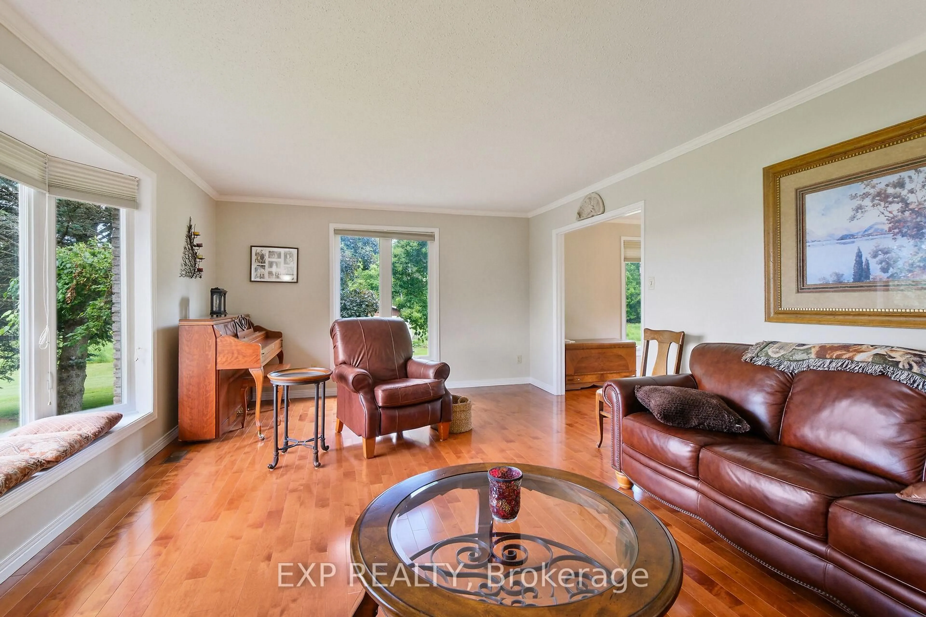 Living room with furniture, unknown for 1376 MacDonald Rd, Russell Ontario K4R 0K1