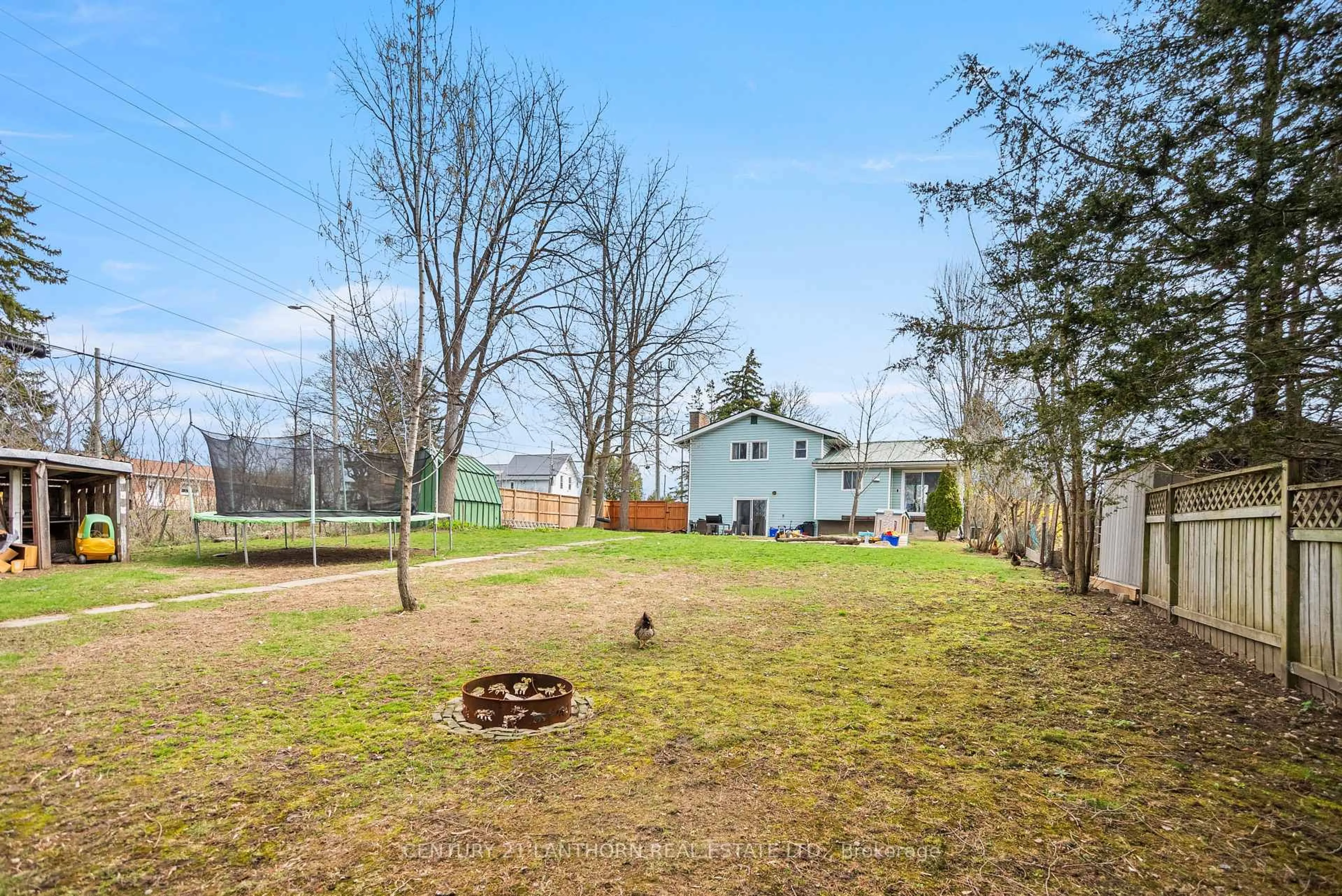A pic from outside/outdoor area/front of a property/back of a property/a pic from drone, water/lake/river/ocean view for 236 Reid St, Quinte West Ontario K8V 5W3