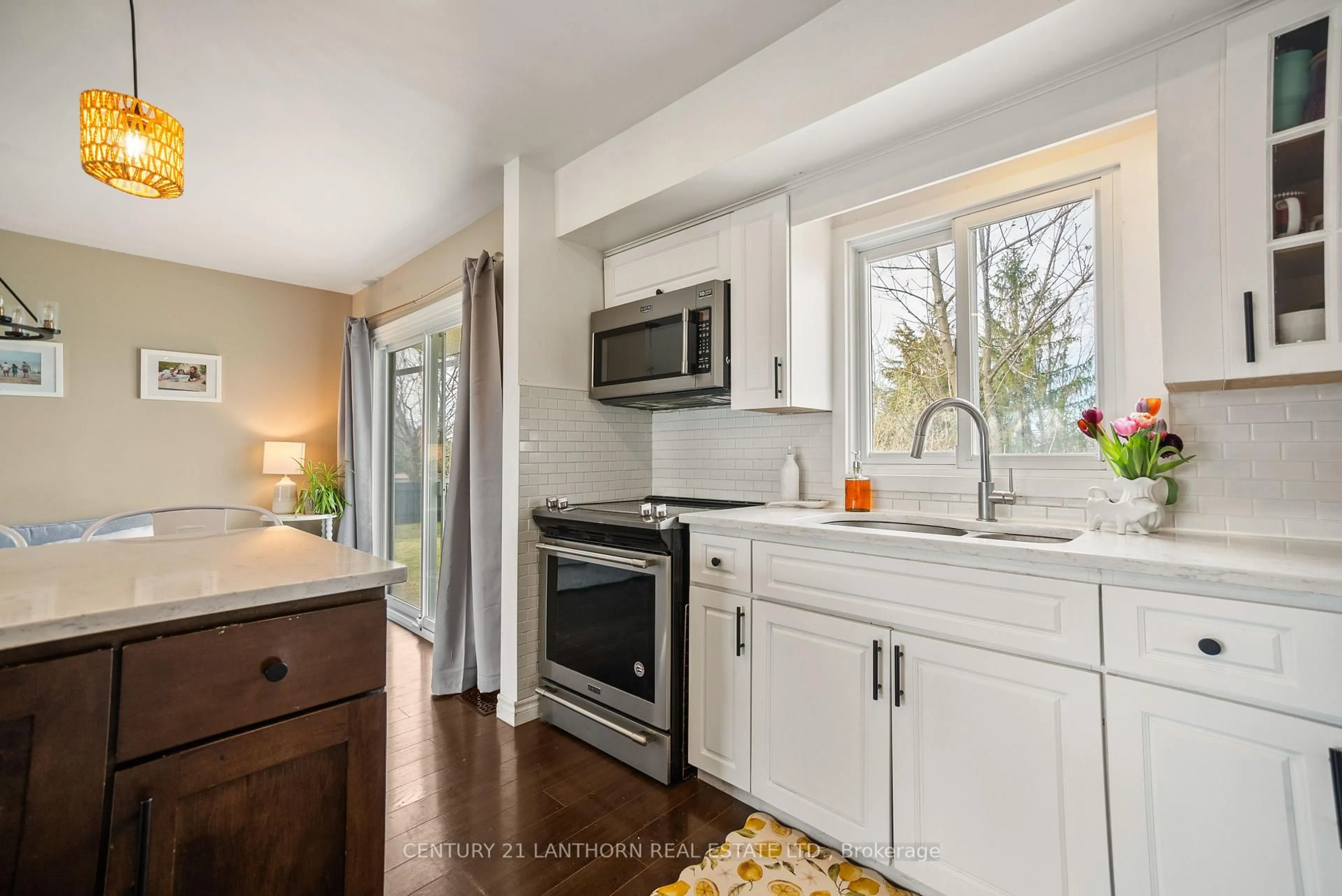 Open concept kitchen, ceramic/tile floor for 236 Reid St, Quinte West Ontario K8V 5W3