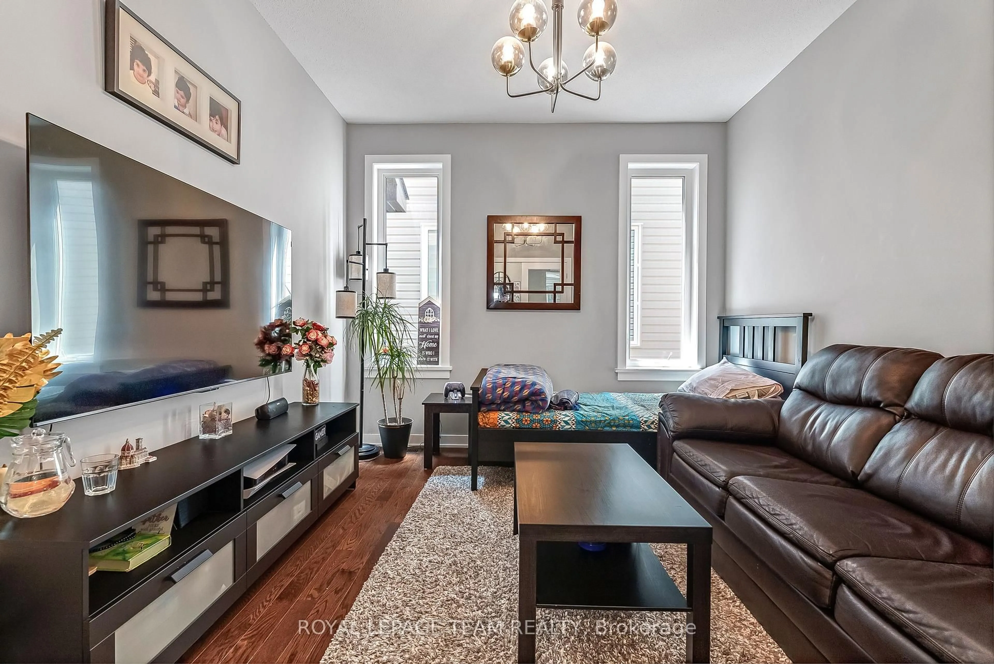 Living room with furniture, unknown for 840 Sendero Way, Ottawa Ontario K2S 2W9
