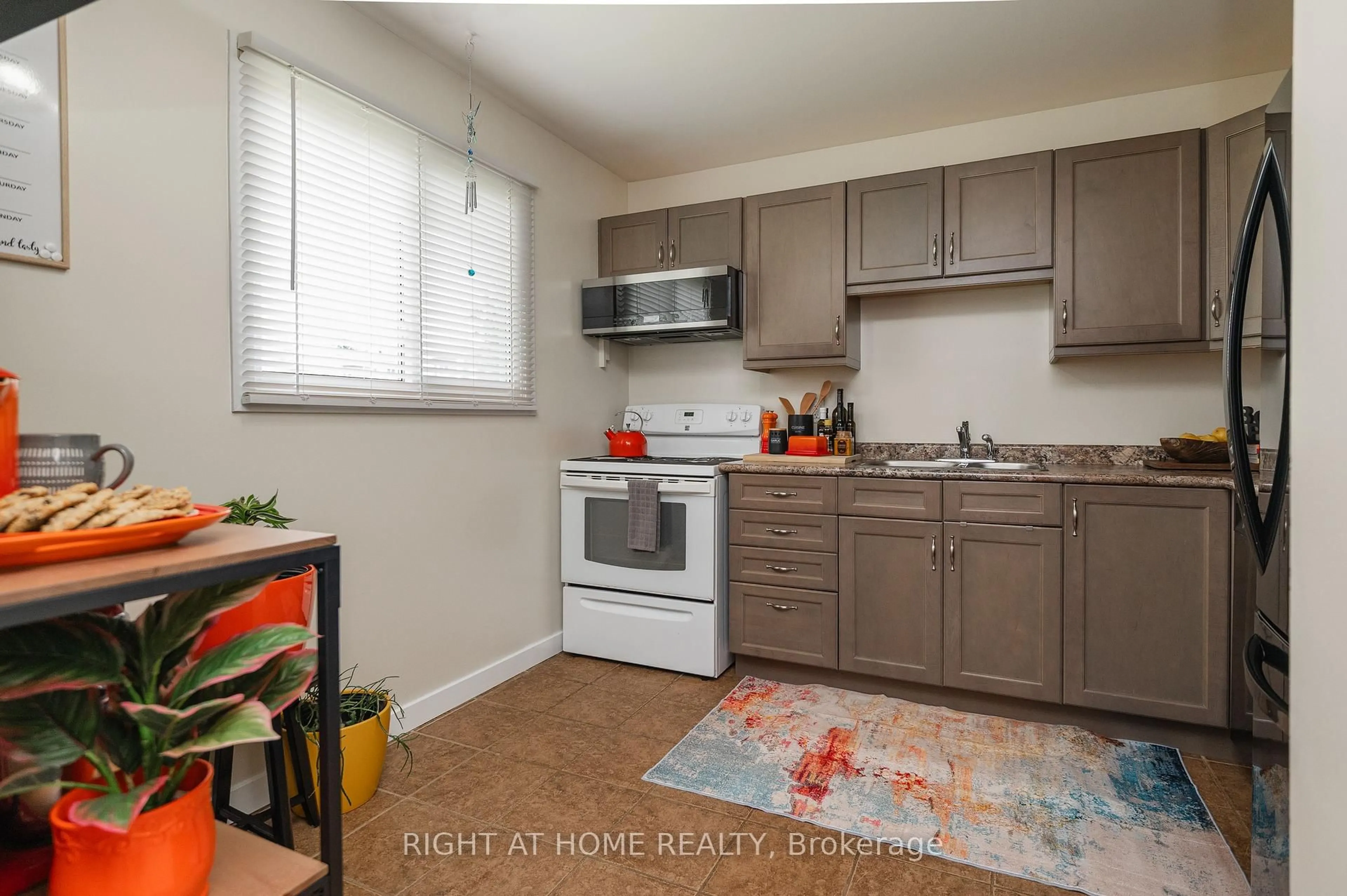 Standard kitchen, unknown for 171 Teal Cres #66, Orleans Ontario K1E 2C1