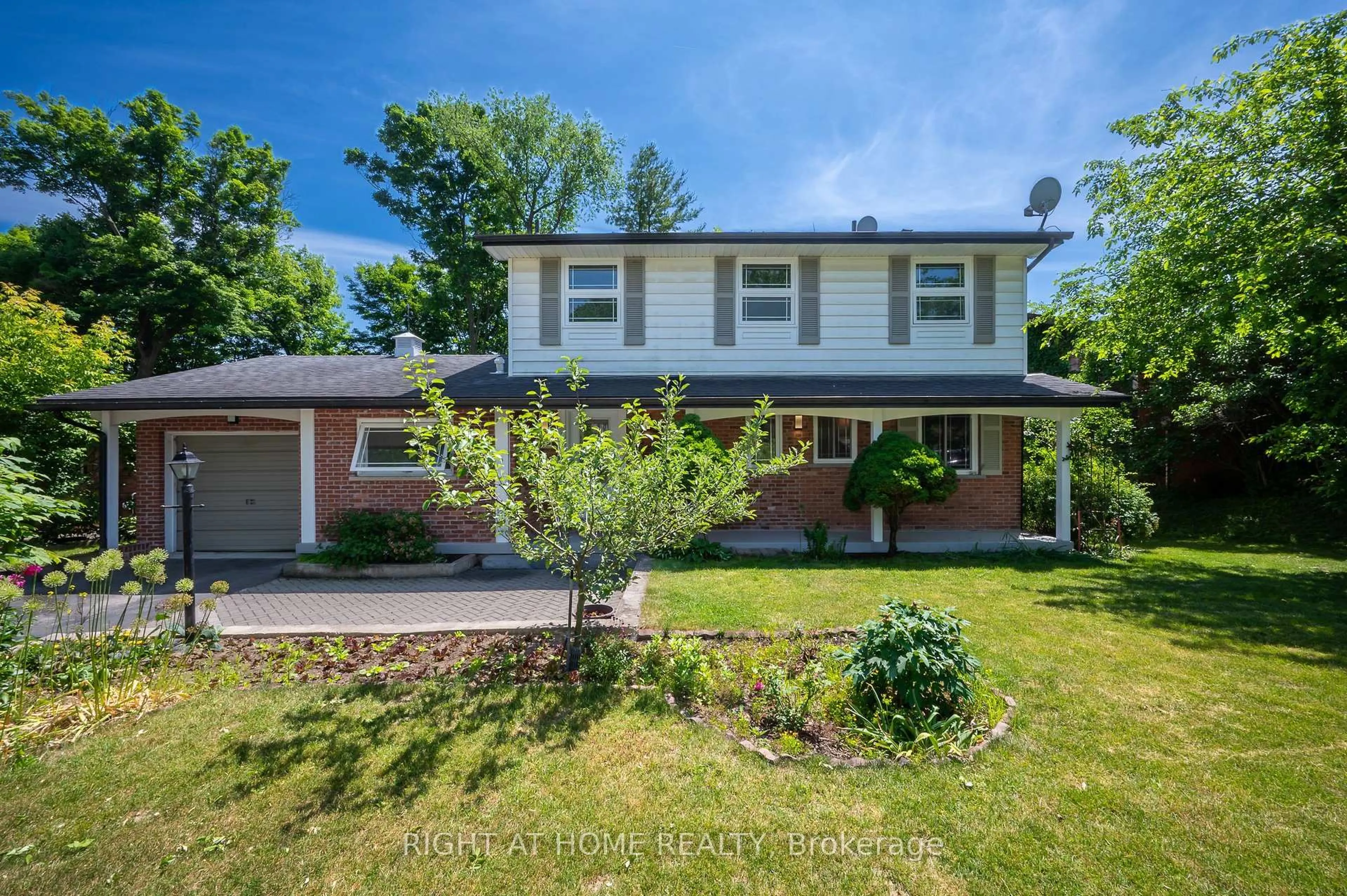 Unknown for 85 Robinhood Dr, Hamilton Ontario L9H 4G2