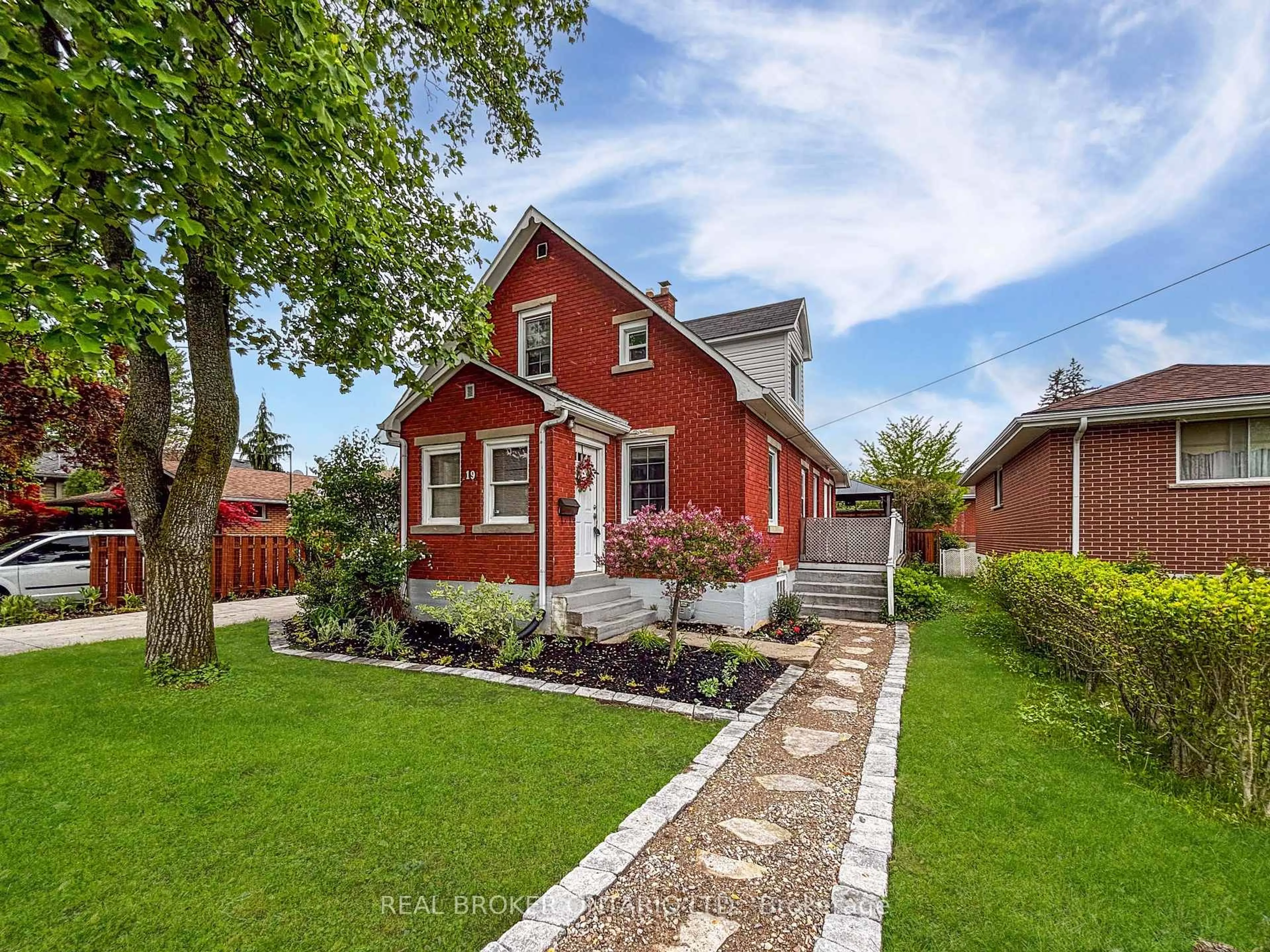 Home with brick exterior material, street for 19 Rowanwood Ave, Brantford Ontario N3S 7B7