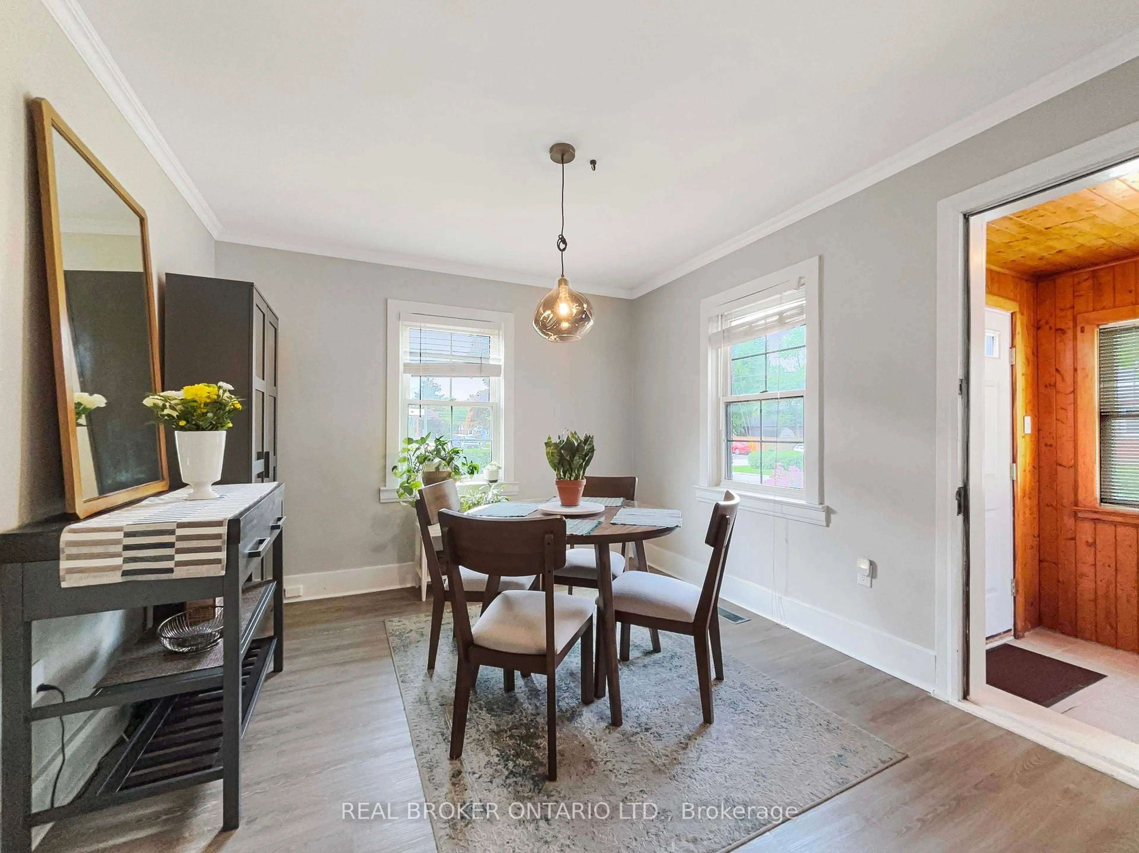 Dining room, wood/laminate floor for 19 Rowanwood Ave, Brantford Ontario N3S 7B7
