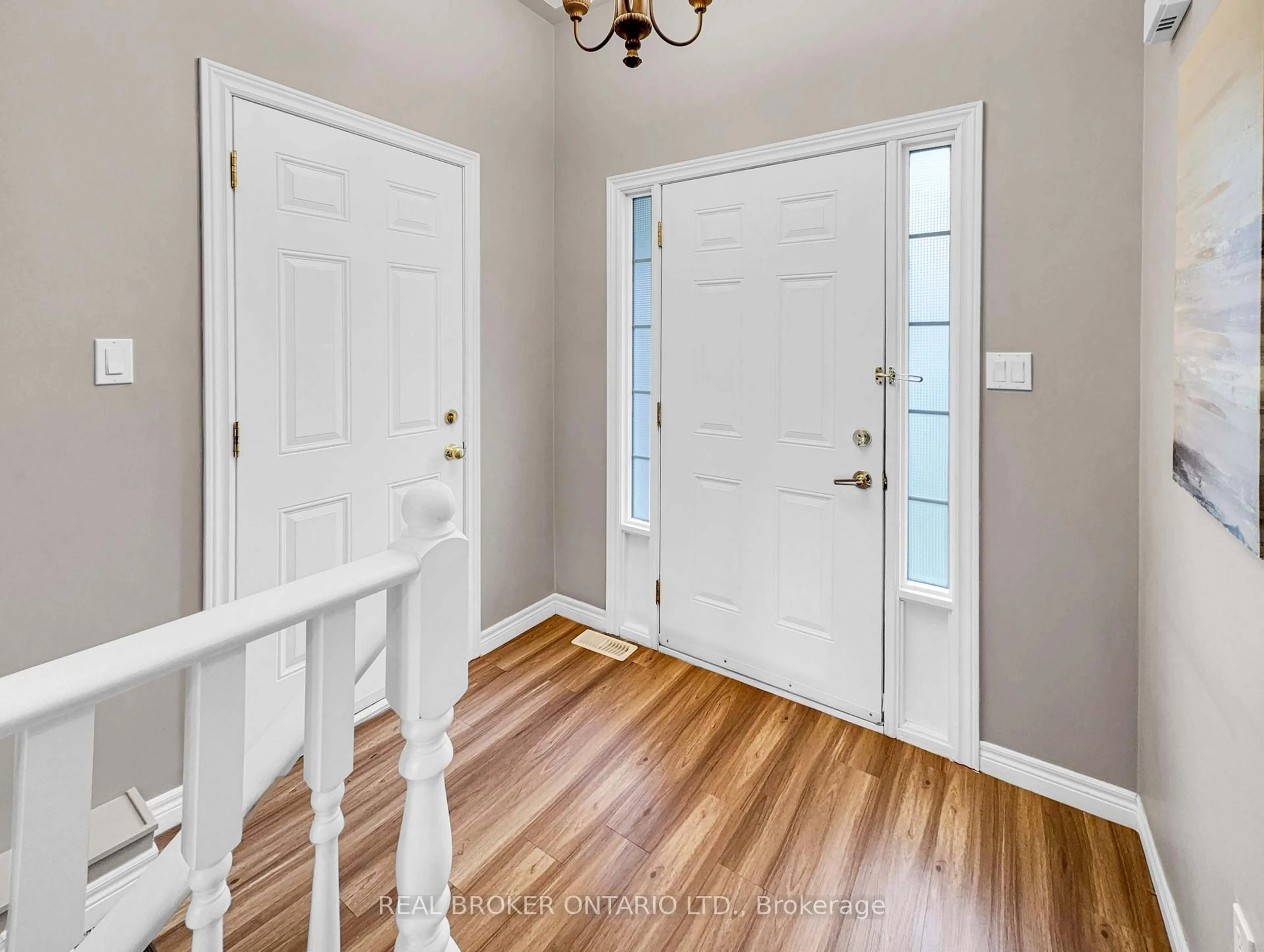 Indoor entryway for 219 Shellard Lane #14, Brantford Ontario N3T 5L5