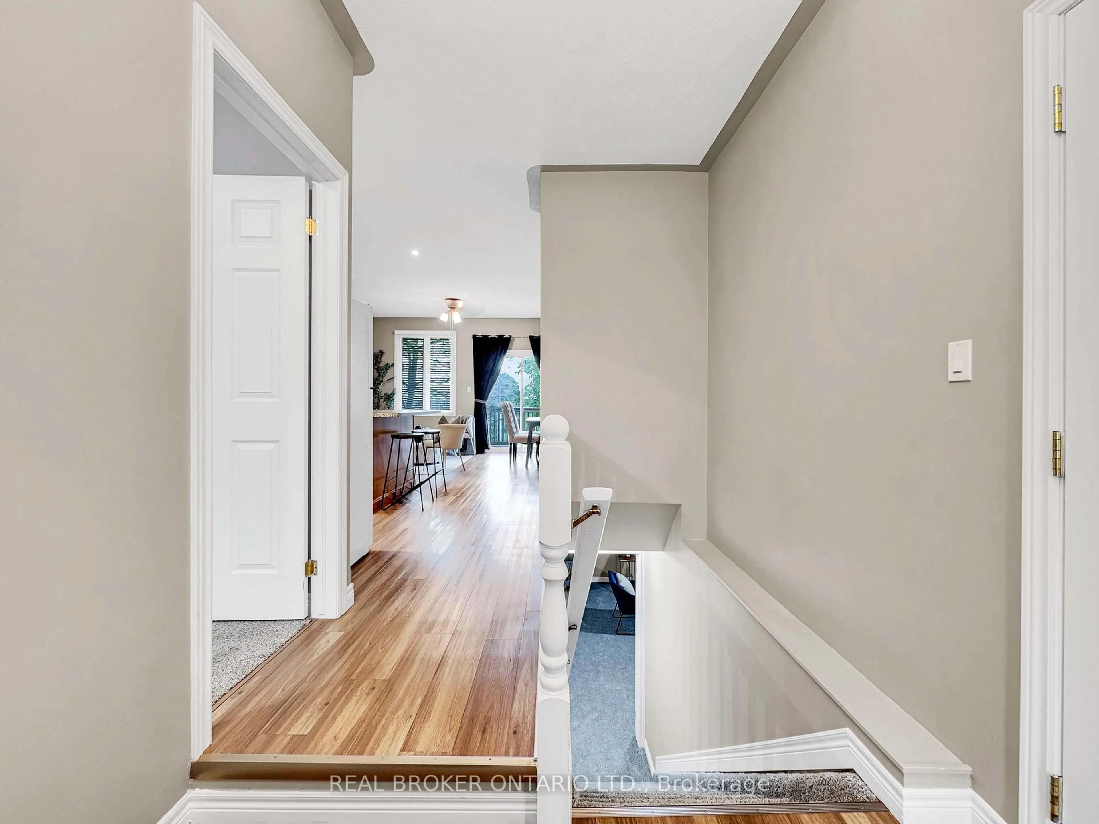 Indoor entryway for 219 Shellard Lane #14, Brantford Ontario N3T 5L5