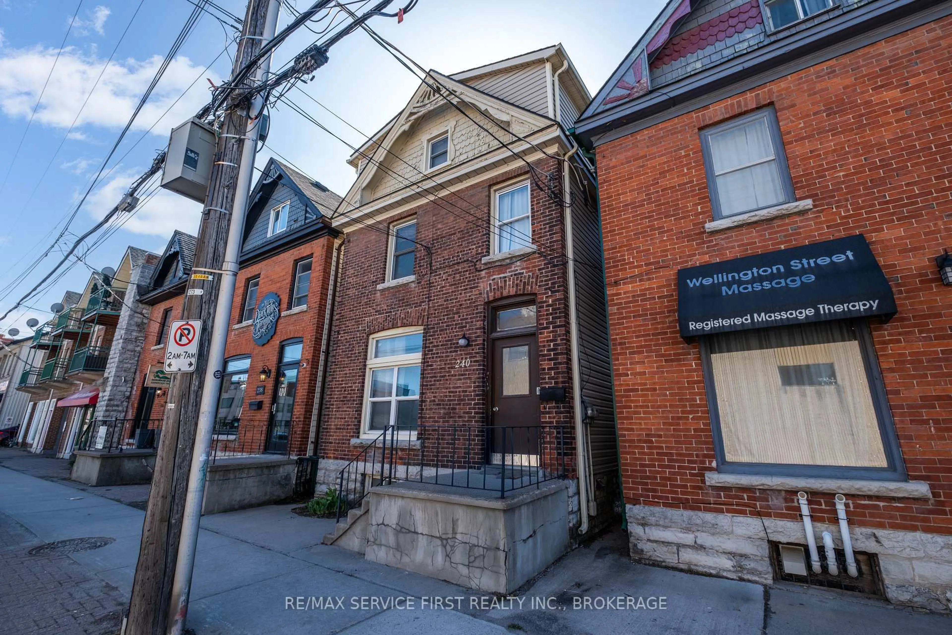 Unknown for 240 Wellington St, Kingston Ontario K7K 2Y8