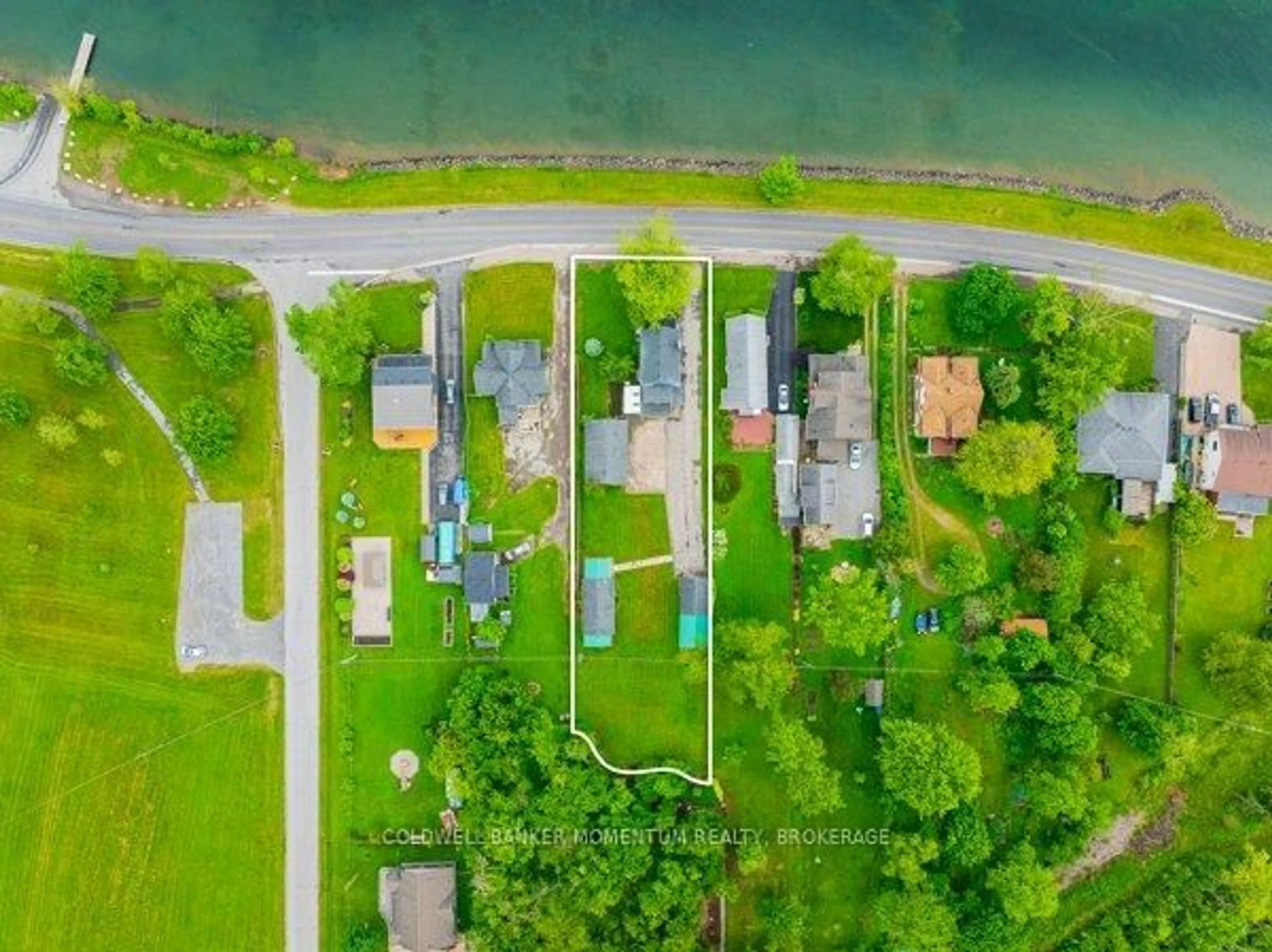 A pic from outside/outdoor area/front of a property/back of a property/a pic from drone, water/lake/river/ocean view for 967 Niagara Pkwy, Fort Erie Ontario L2A 5M4