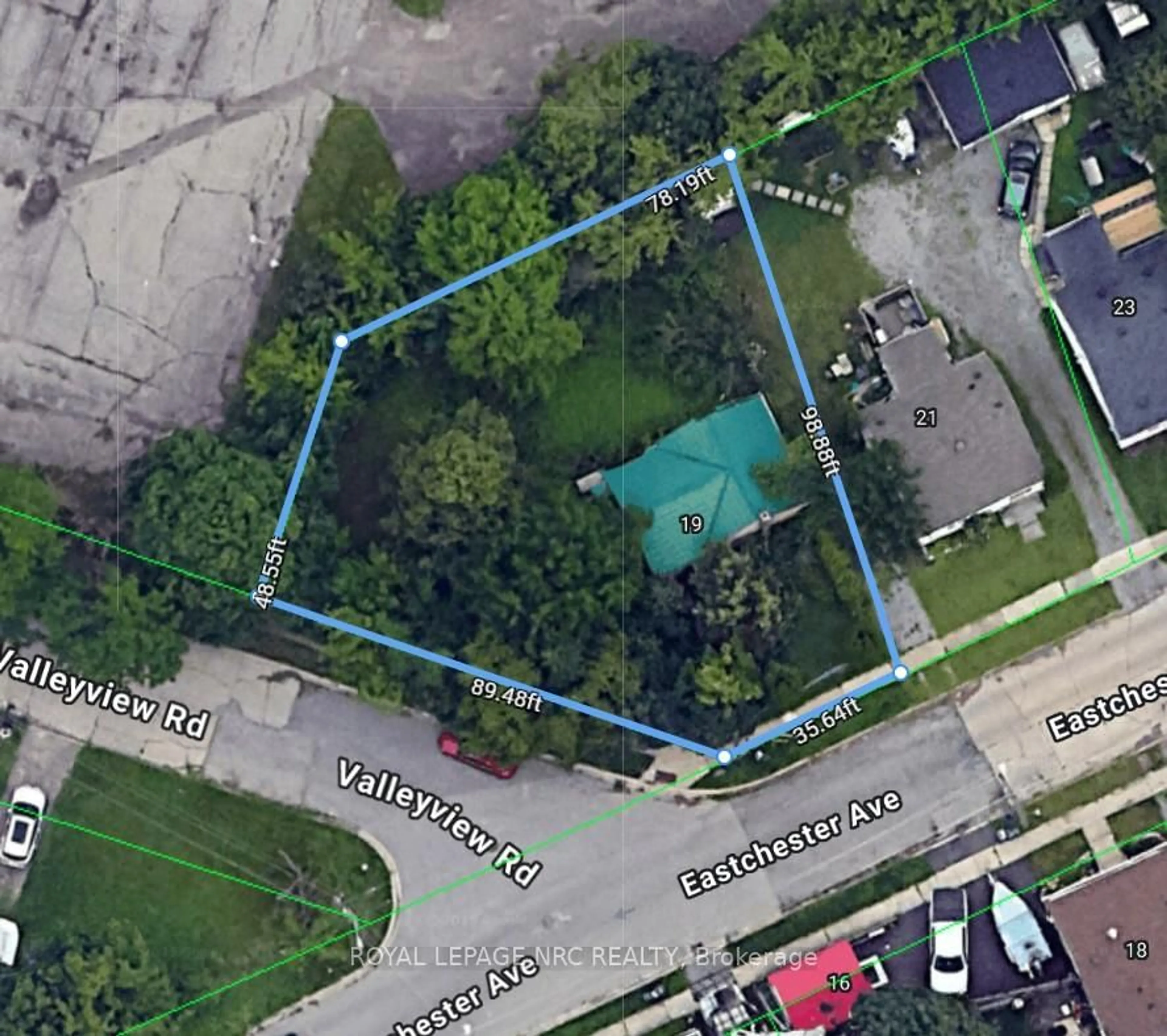 A pic from outside/outdoor area/front of a property/back of a property/a pic from drone, street for 19 Eastchester Ave, St. Catharines Ontario L2P 2V7