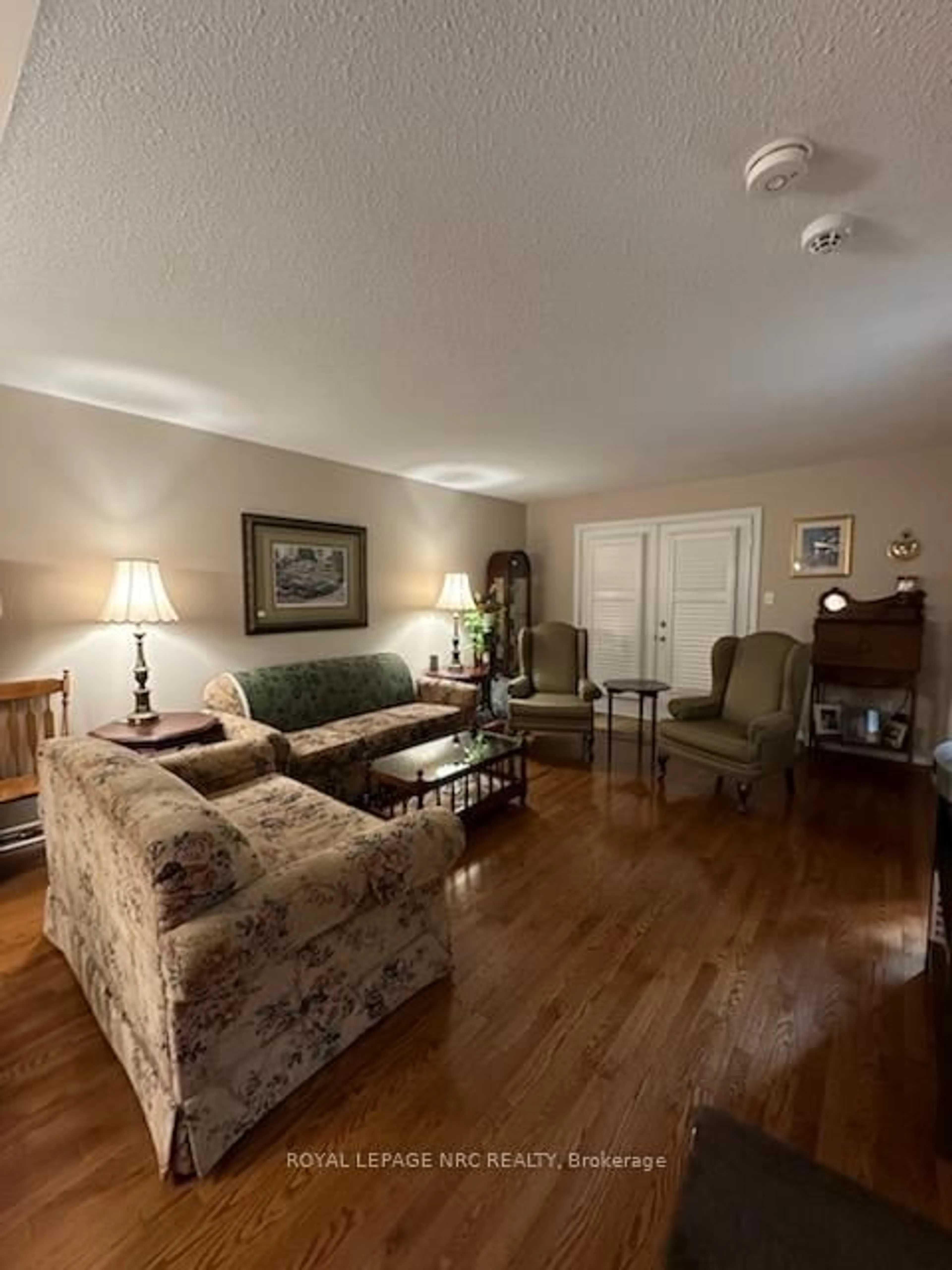 Living room with furniture, unknown for 10 PINE St #2, Thorold Ontario L2V 2N9