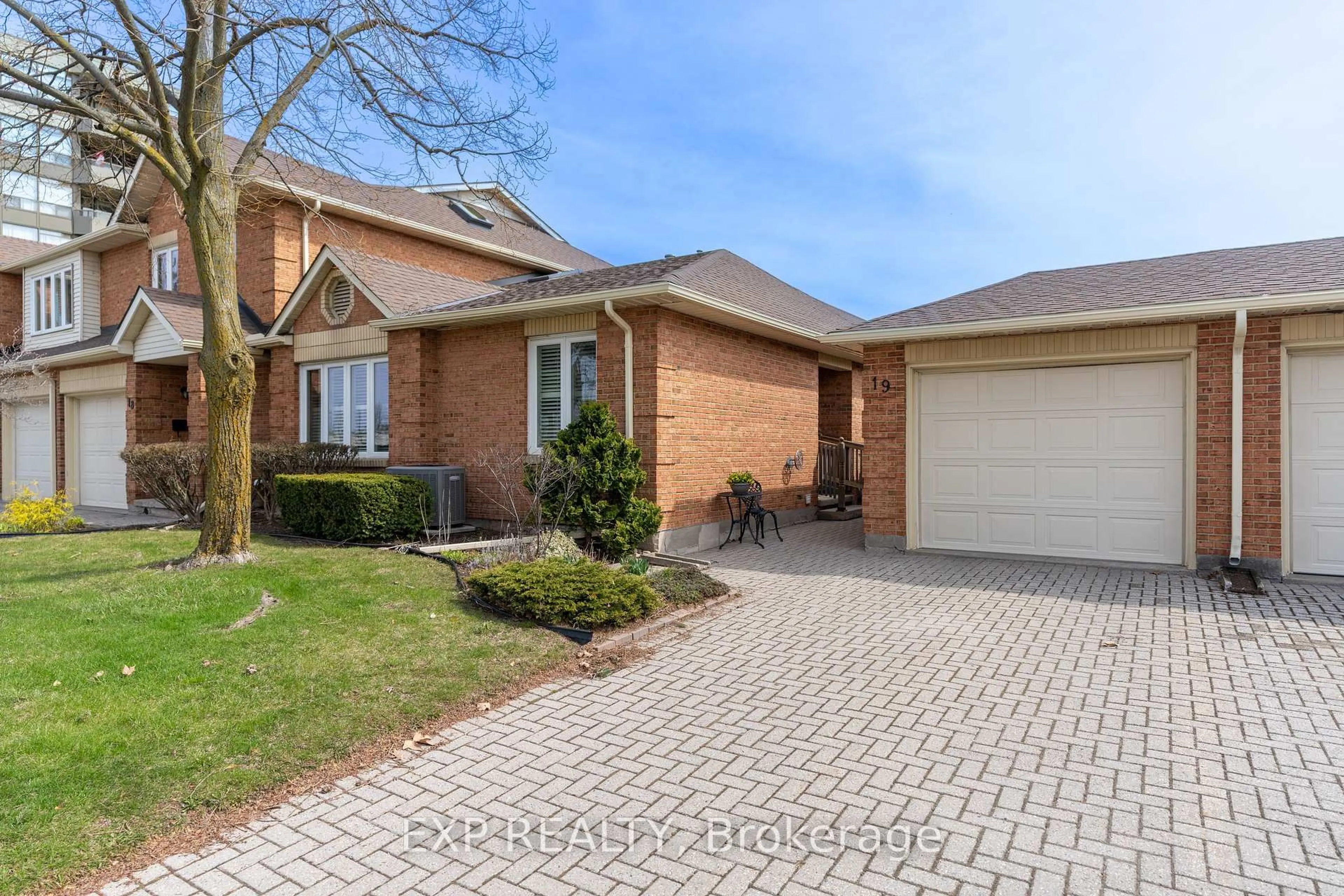 Home with brick exterior material, street for 5150 Dorchester Rd #19, Niagara Falls Ontario L2E 7H2