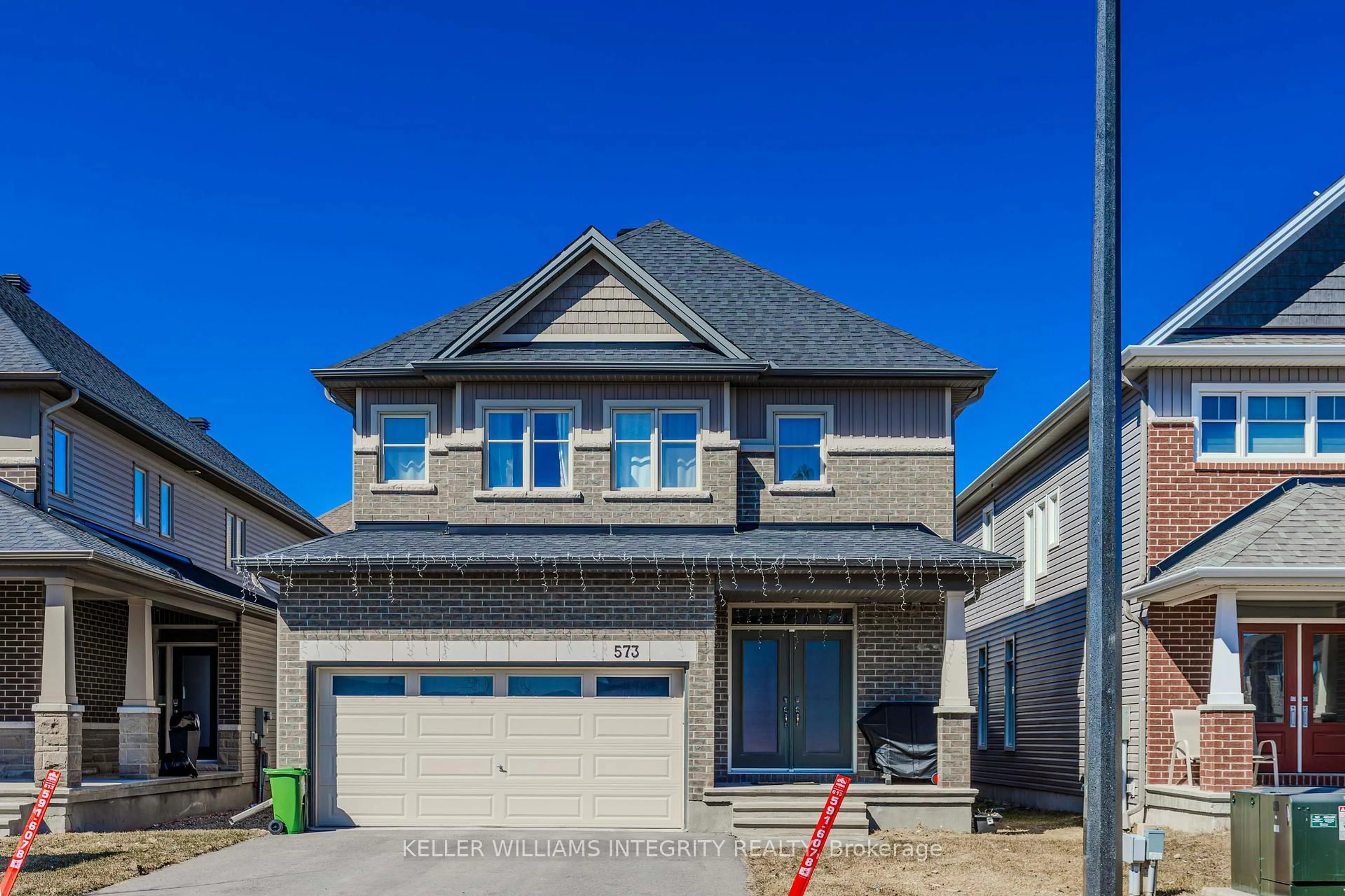 Home with vinyl exterior material, street for 573 Bobolink Rdge, Ottawa Ontario K2S 2P4