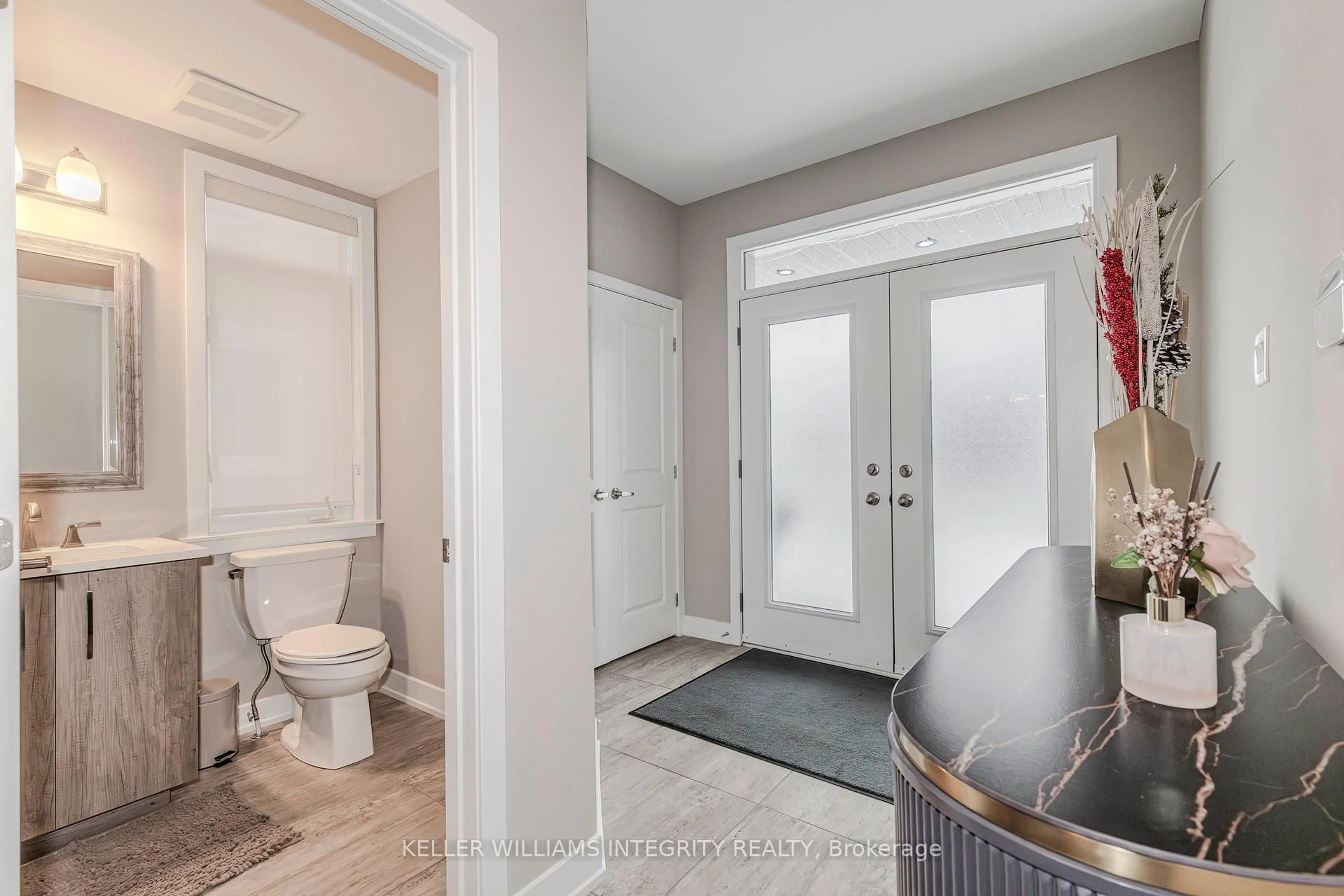 Standard bathroom, unknown for 573 Bobolink Rdge, Ottawa Ontario K2S 2P4