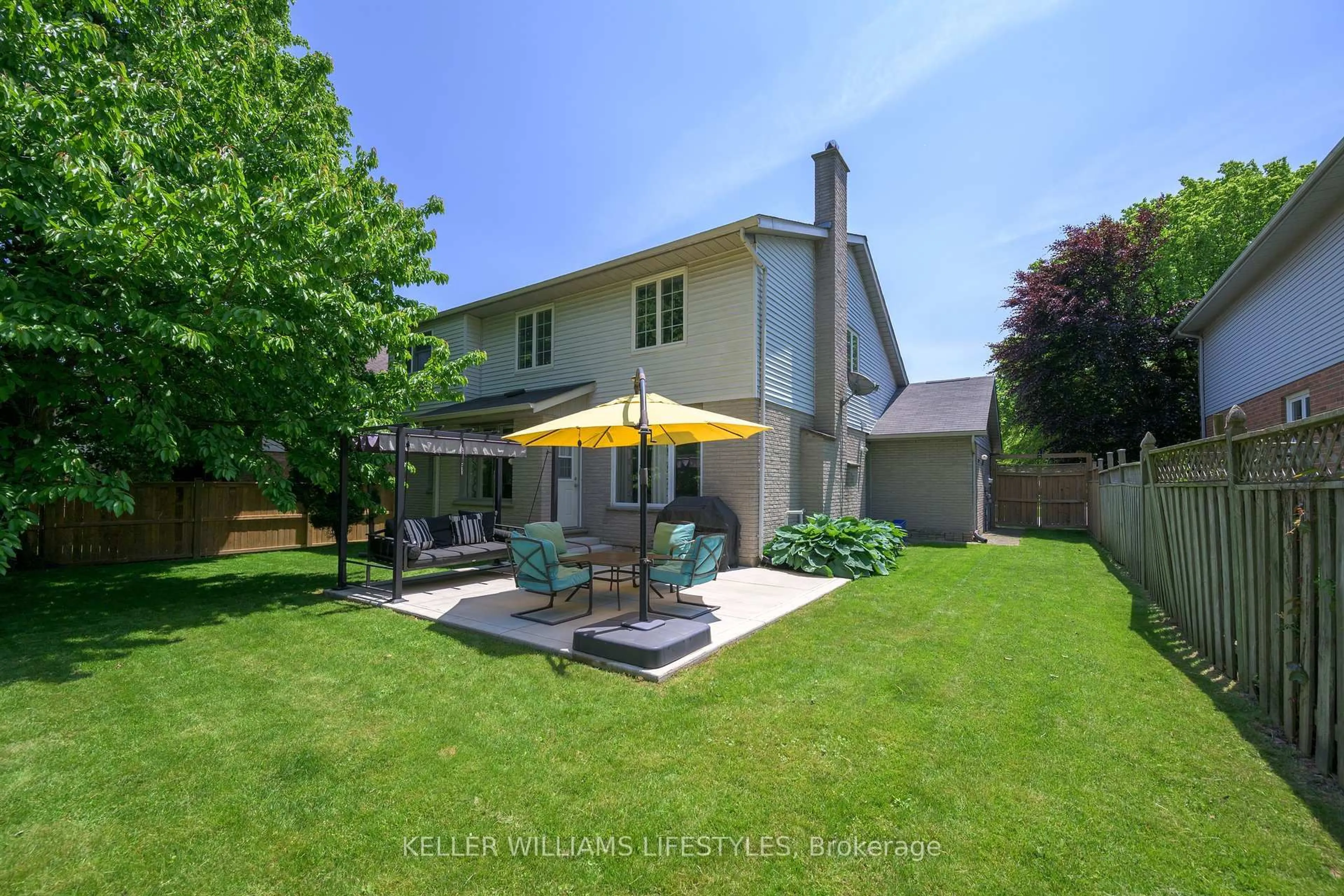 Patio, street for 18 Thunderbird Cres, London South Ontario N6J 4P5