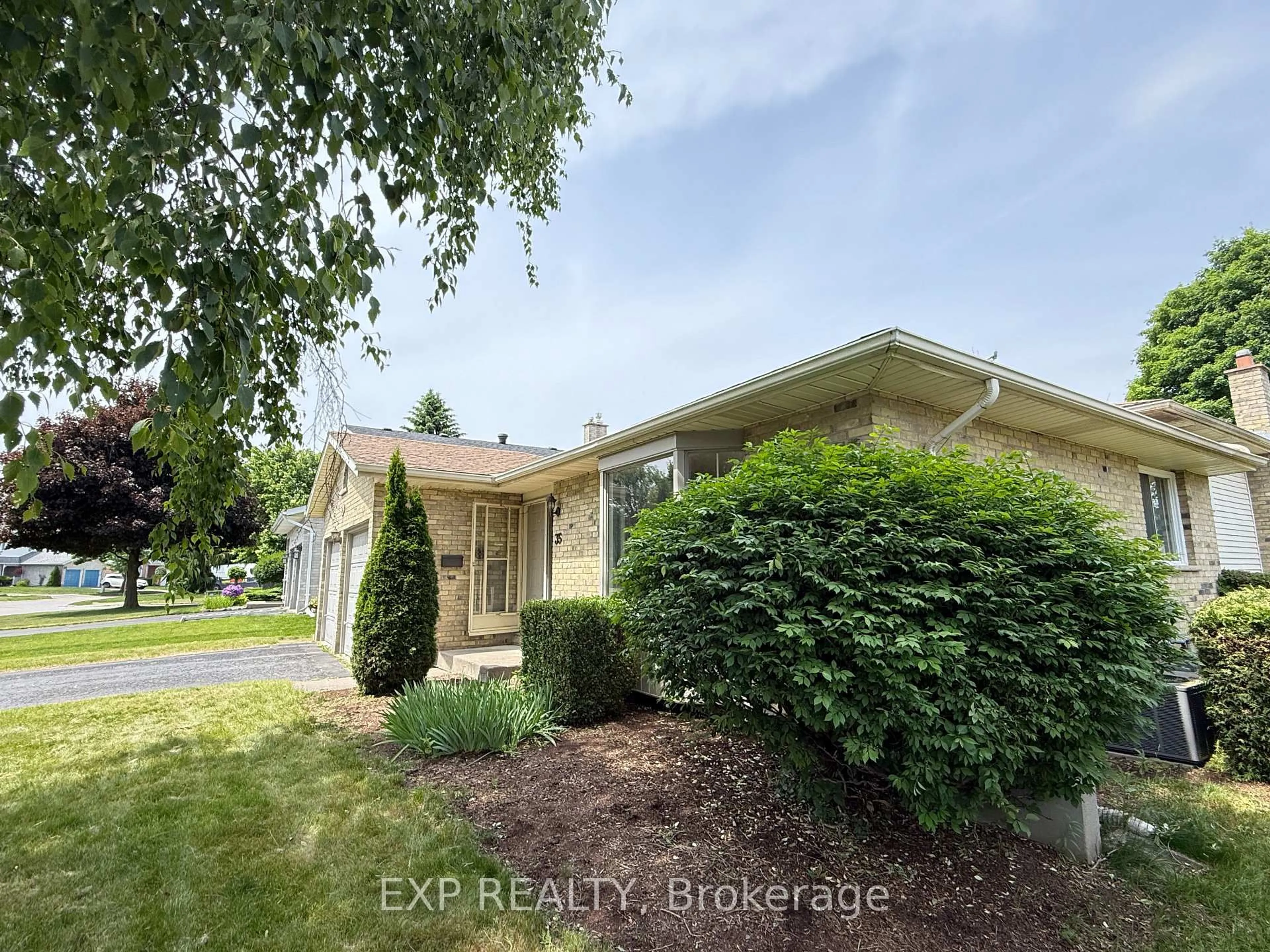 Unknown for 35 MIDALE Crt, London North Ontario N5X 2R3