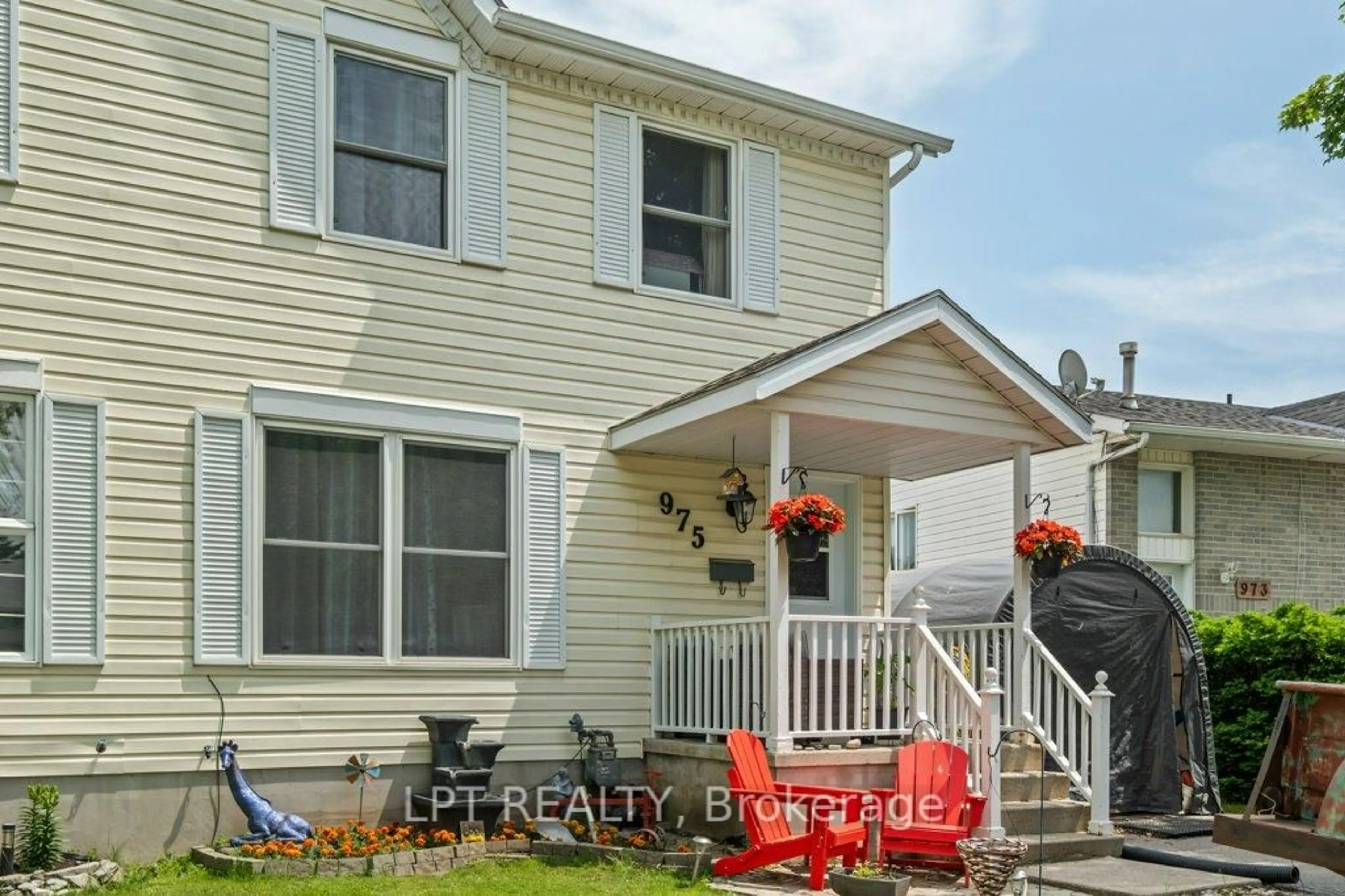 Home with vinyl exterior material, street for 975 Warburton Cres, Kingston Ontario K7M 8L1