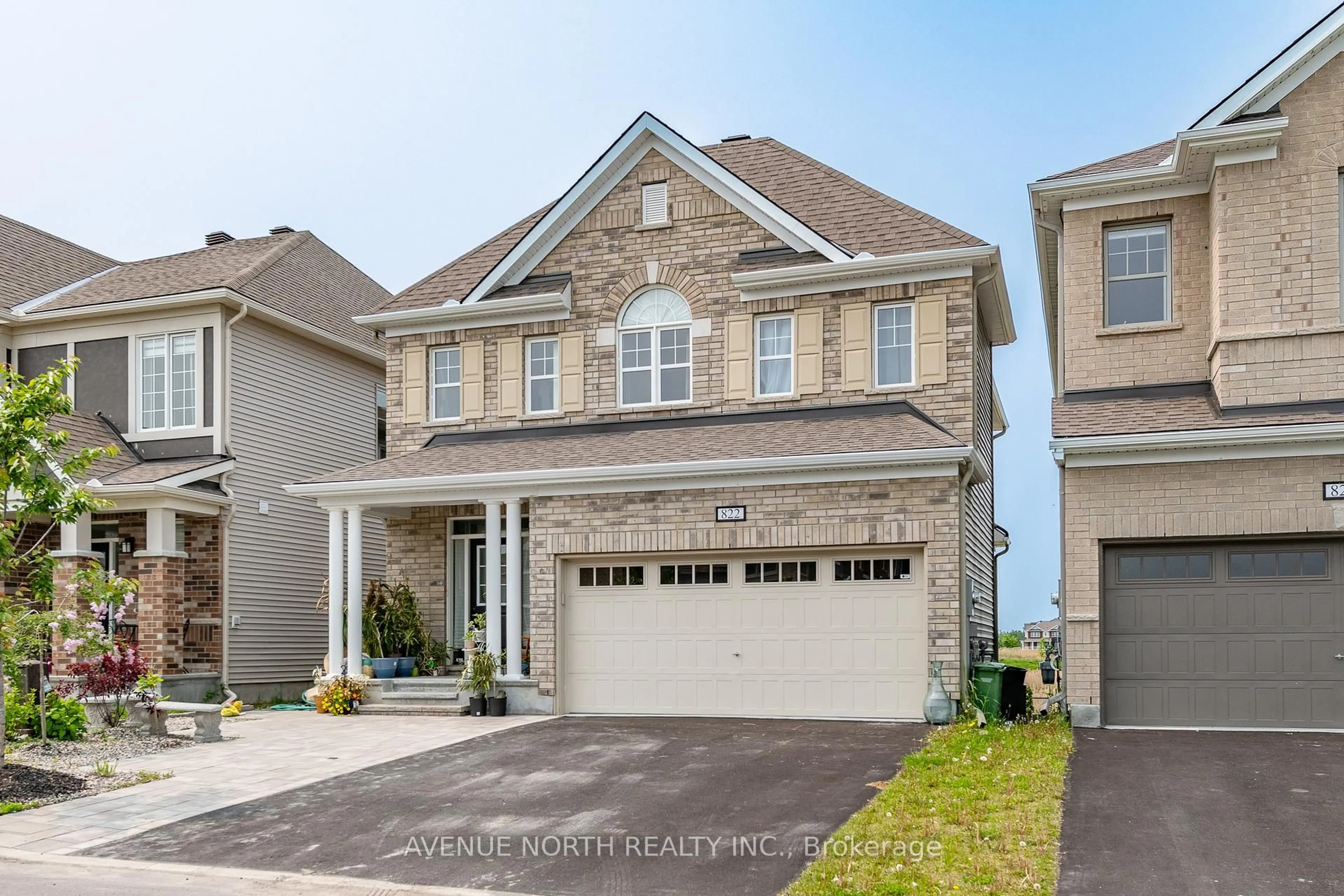 Home with vinyl exterior material, street for 822 Henslows Circ, Orleans Ontario K4A 5H6