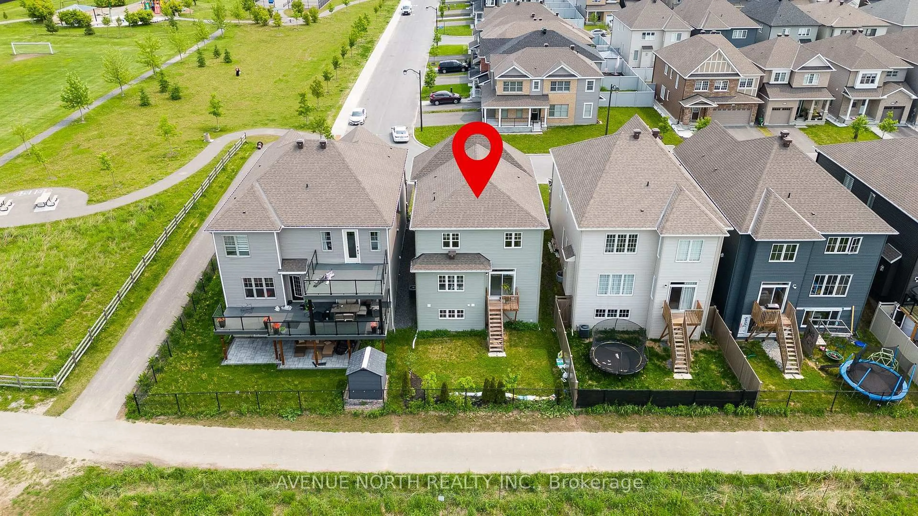 A pic from outside/outdoor area/front of a property/back of a property/a pic from drone, street for 822 Henslows Circ, Orleans Ontario K4A 5H6