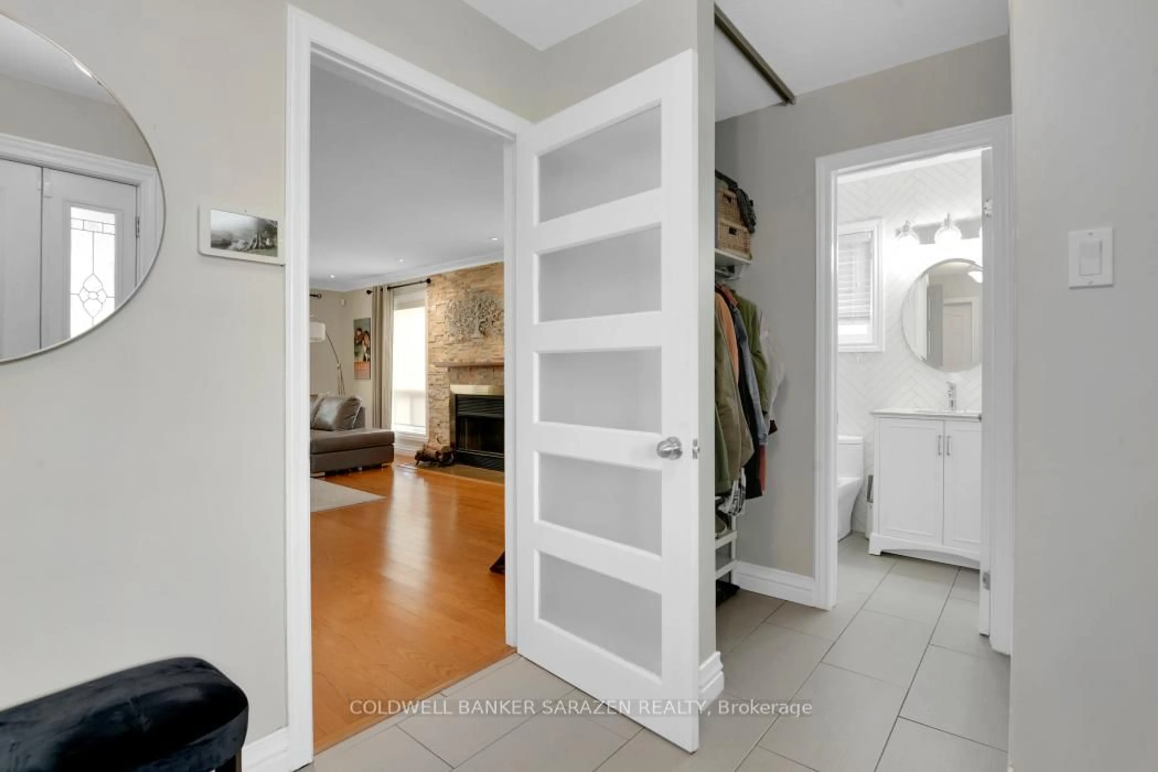 Indoor entryway for 85 Vesta St, Nepean Ontario K2J 3Z2