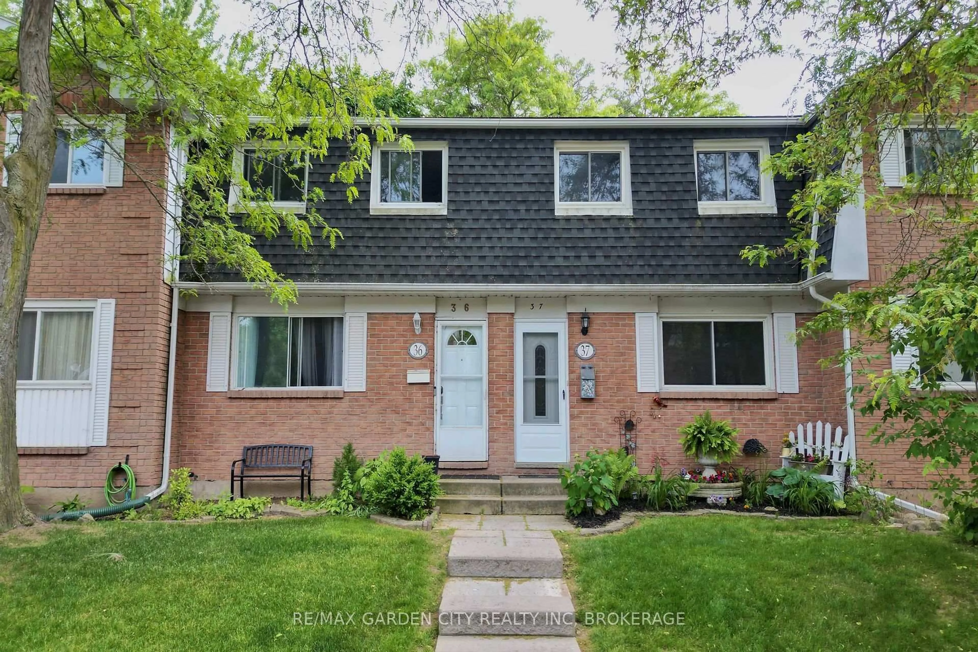 Home with brick exterior material, street for 185 DENISTOUN St #37, Welland Ontario L3C 6J6