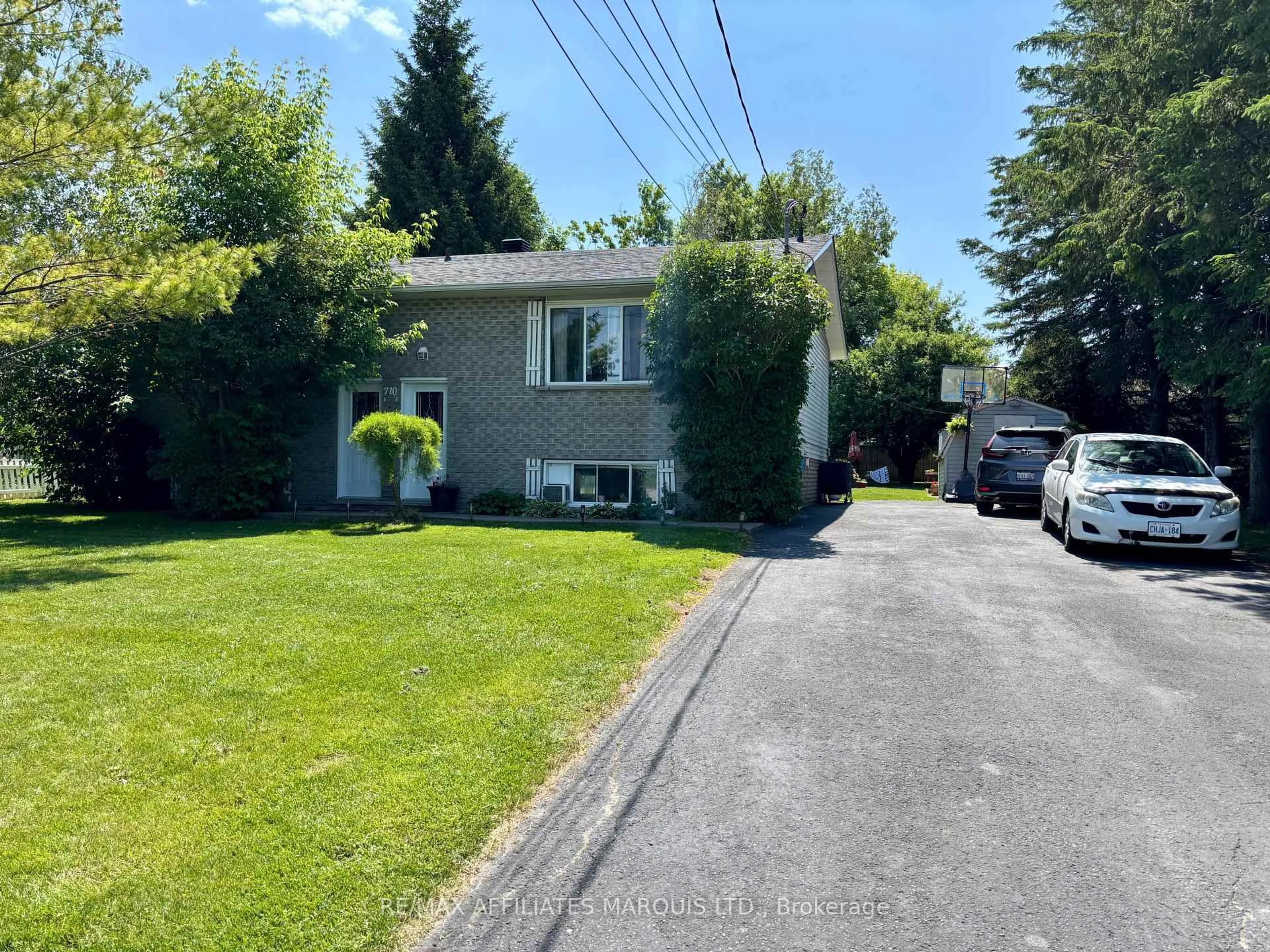 A pic from outside/outdoor area/front of a property/back of a property/a pic from drone, street for 710 Tollgate Rd, Cornwall Ontario K6H 5R6