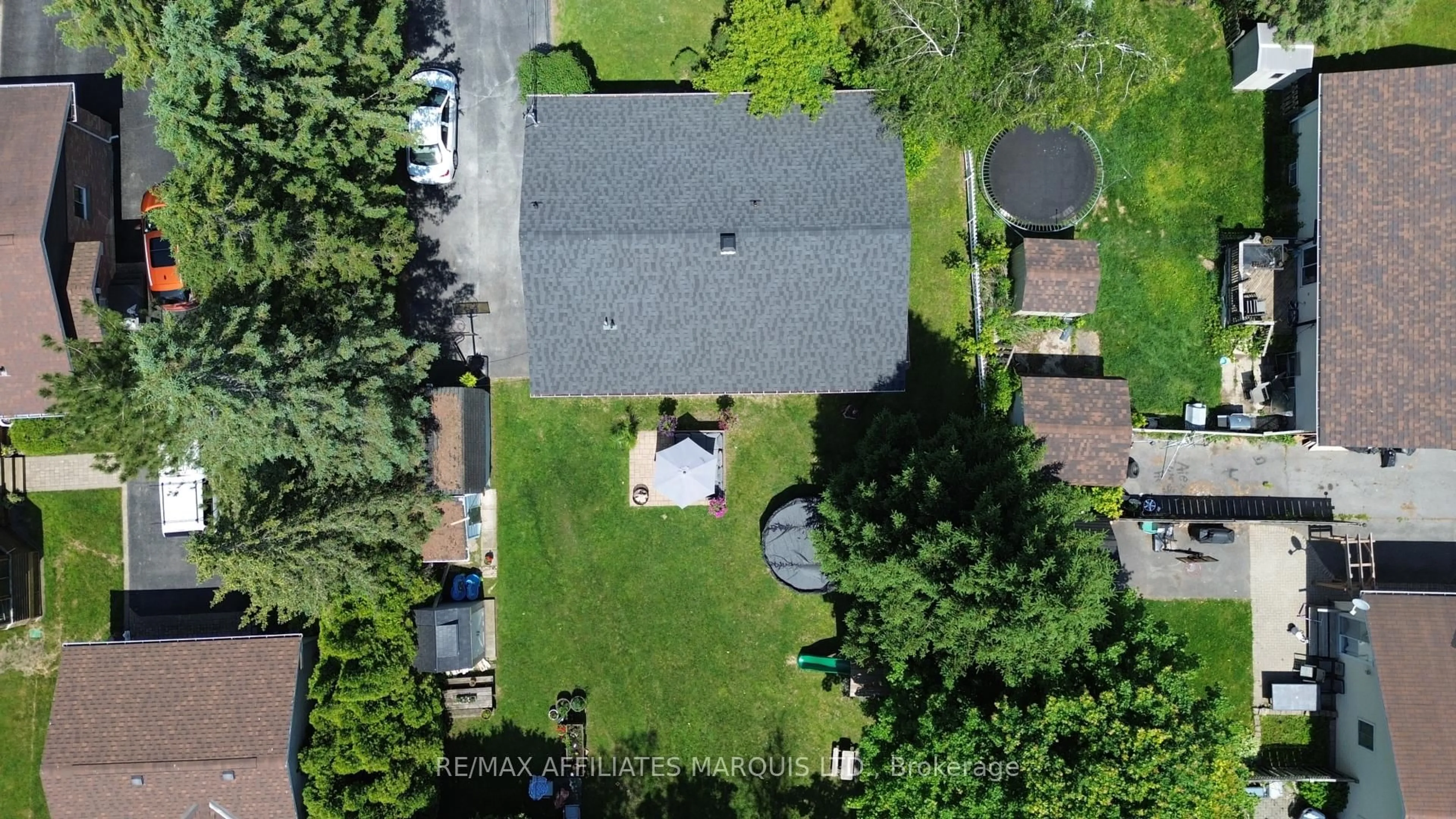 A pic from outside/outdoor area/front of a property/back of a property/a pic from drone, street for 710 Tollgate Rd, Cornwall Ontario K6H 5R6