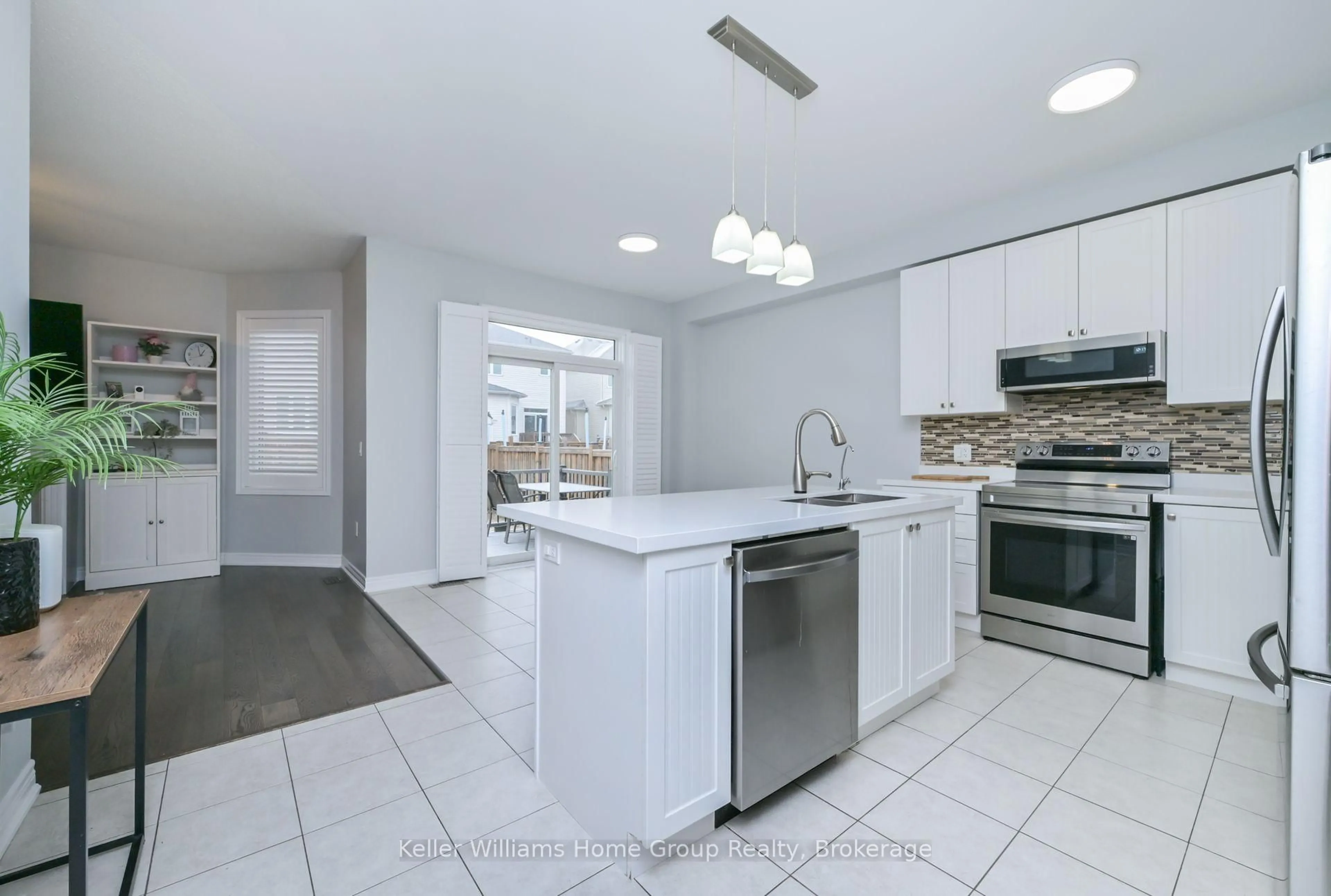 Open concept kitchen, ceramic/tile floor for 656 Armstrong Rd, Shelburne Ontario L9V 3V4